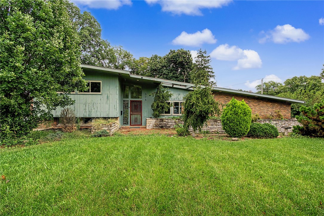 575 Eastdale Drive — photo