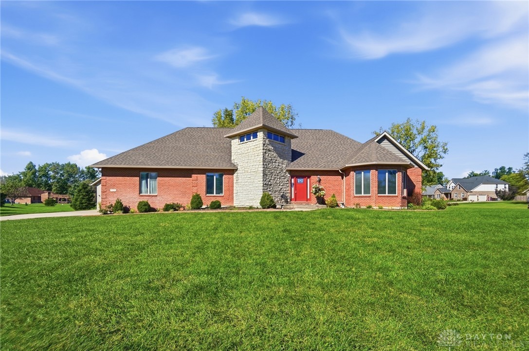 1576 Meadowlands Drive — photo