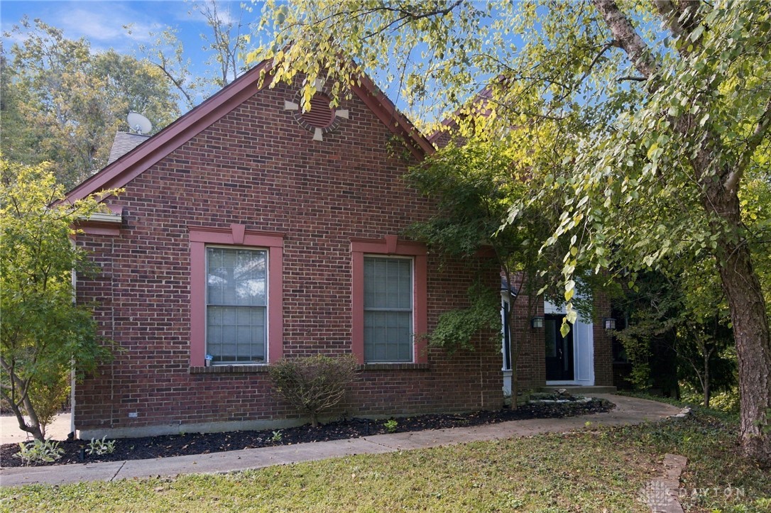709 Deer Trail Court — photo