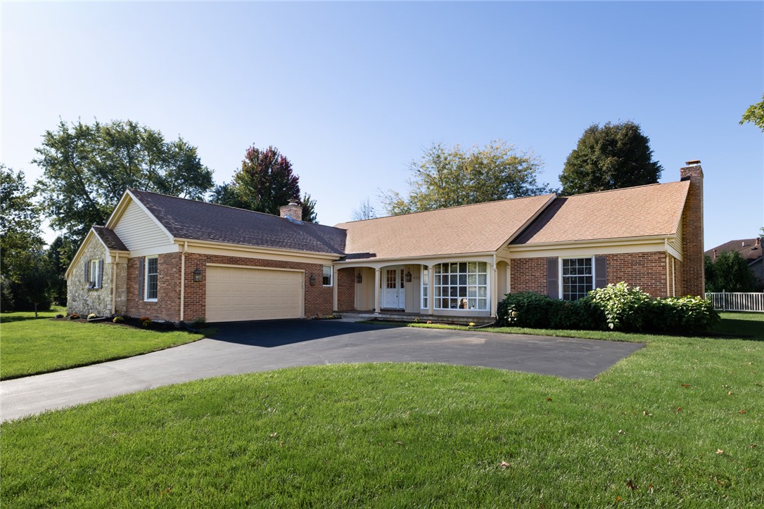 650 Oakwood Court — photo