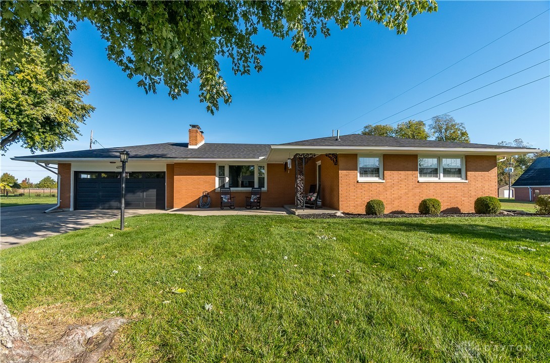 4015 W Camelot Road — photo