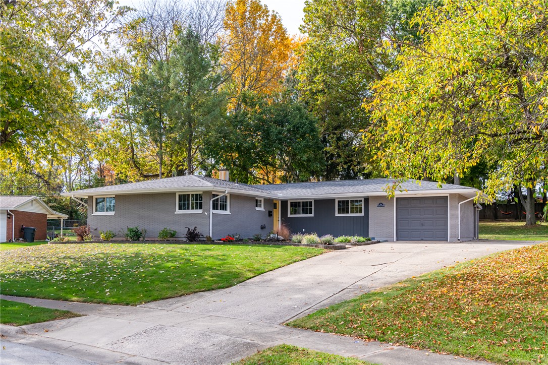 1439 Maplegrove Drive — photo