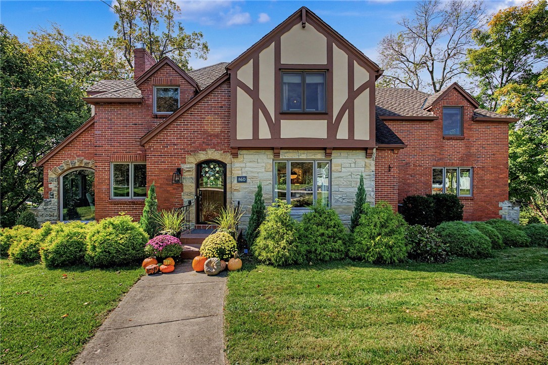860 Greenhouse Drive — photo