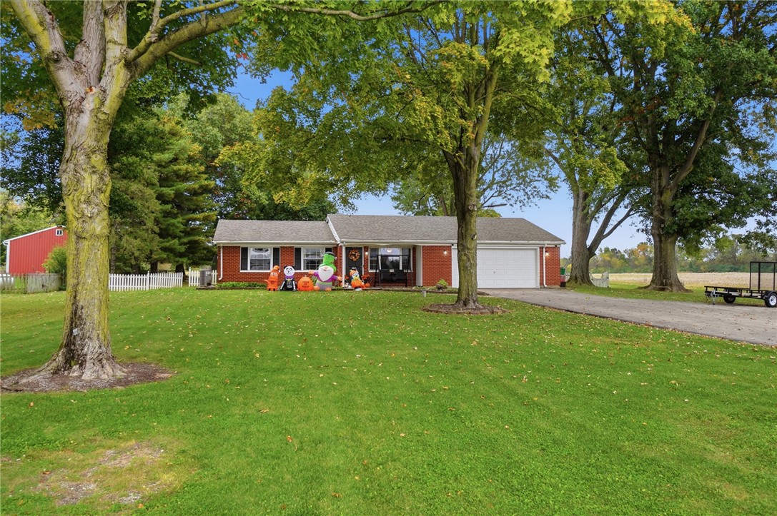 2732 Howards Circle — photo