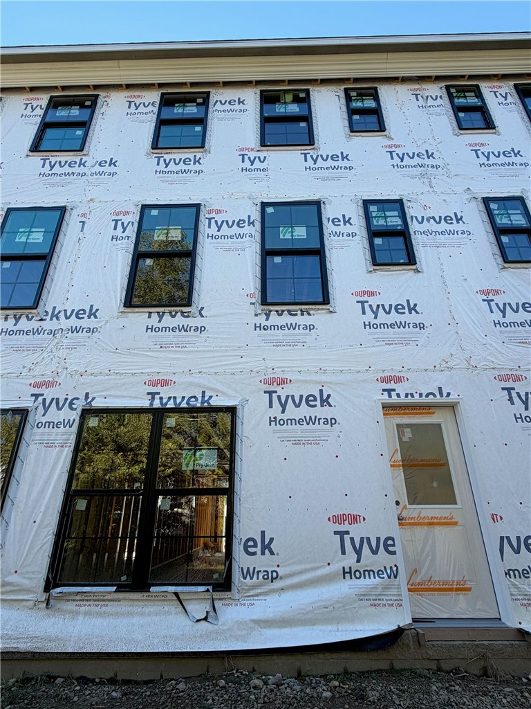 945 W Third Street — photo