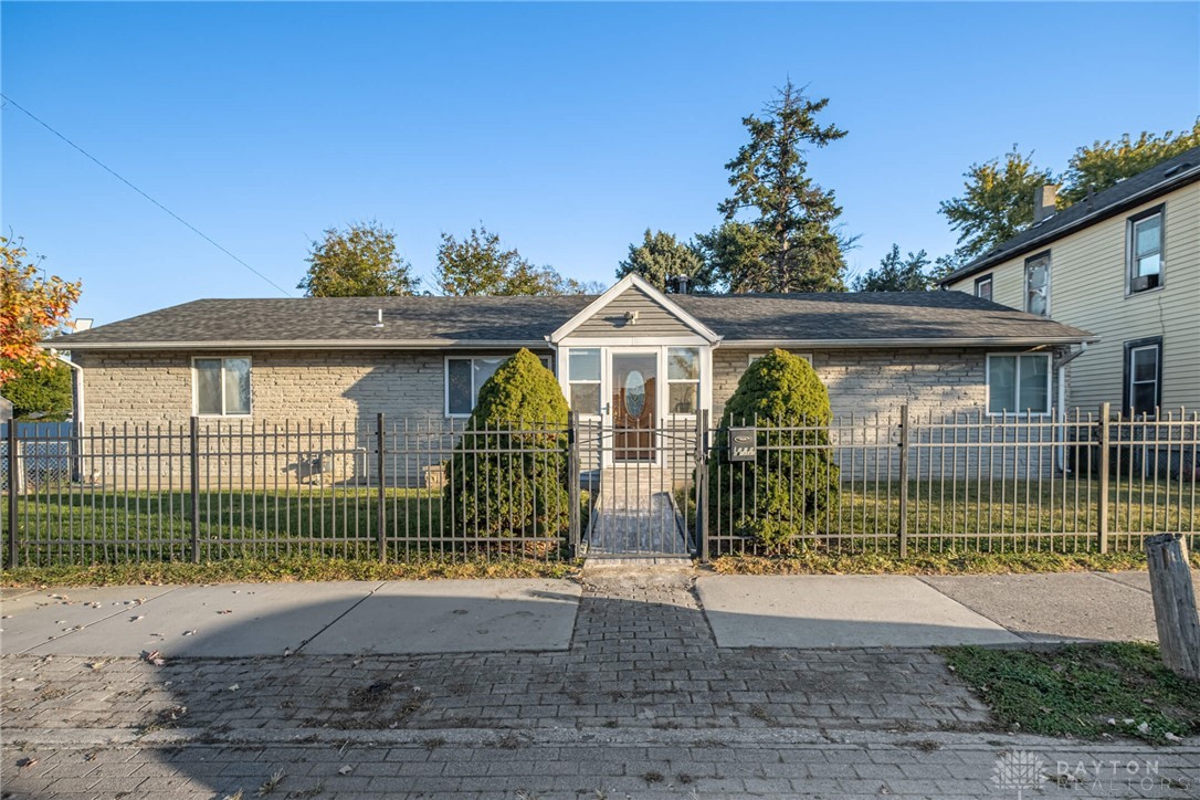 1605 Mack Avenue — photo