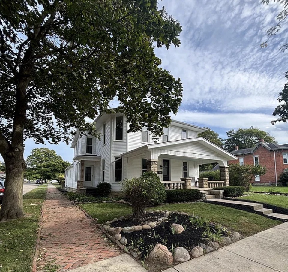 300 S Barron Street — photo
