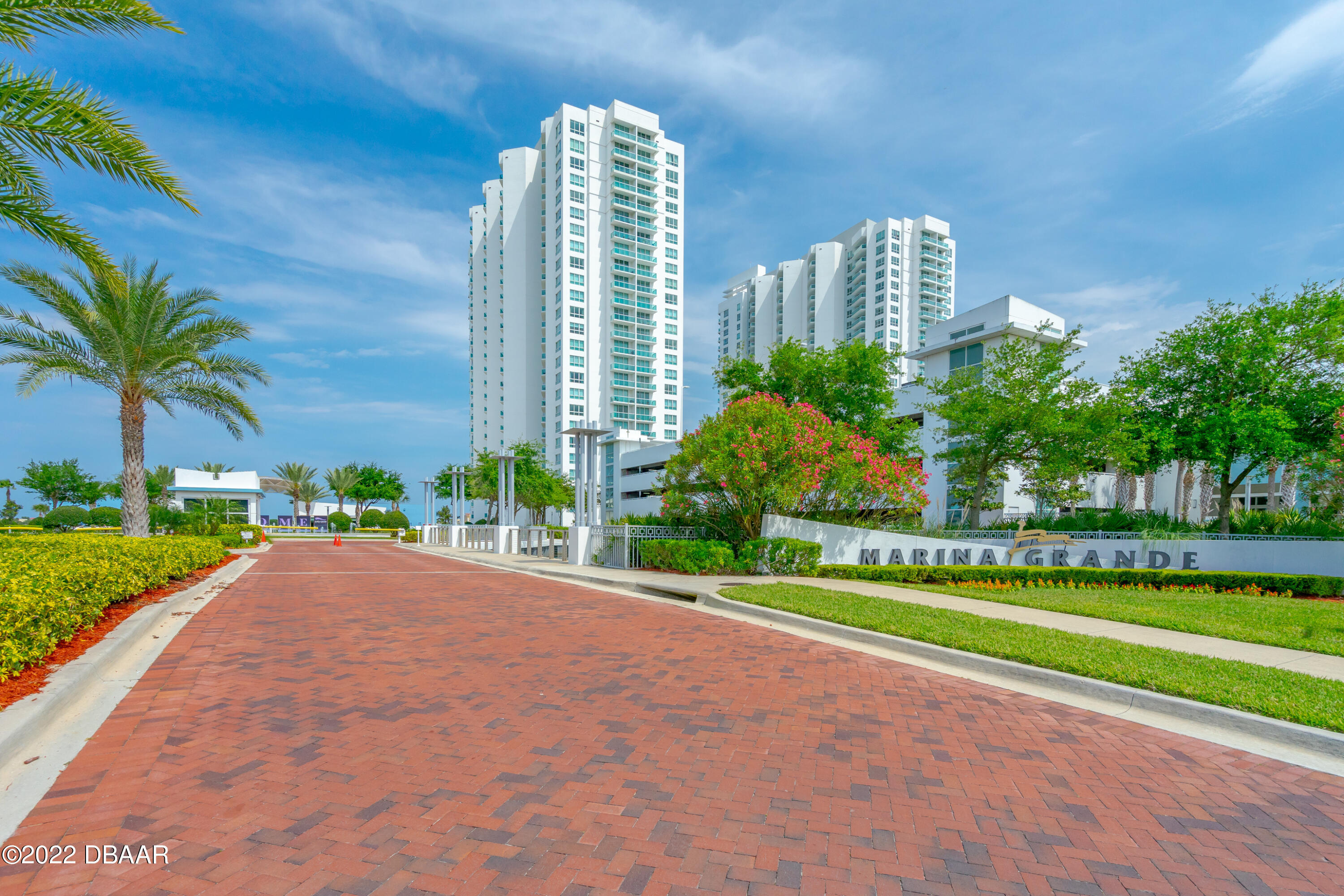 241 Riverside Drive 808 — photo