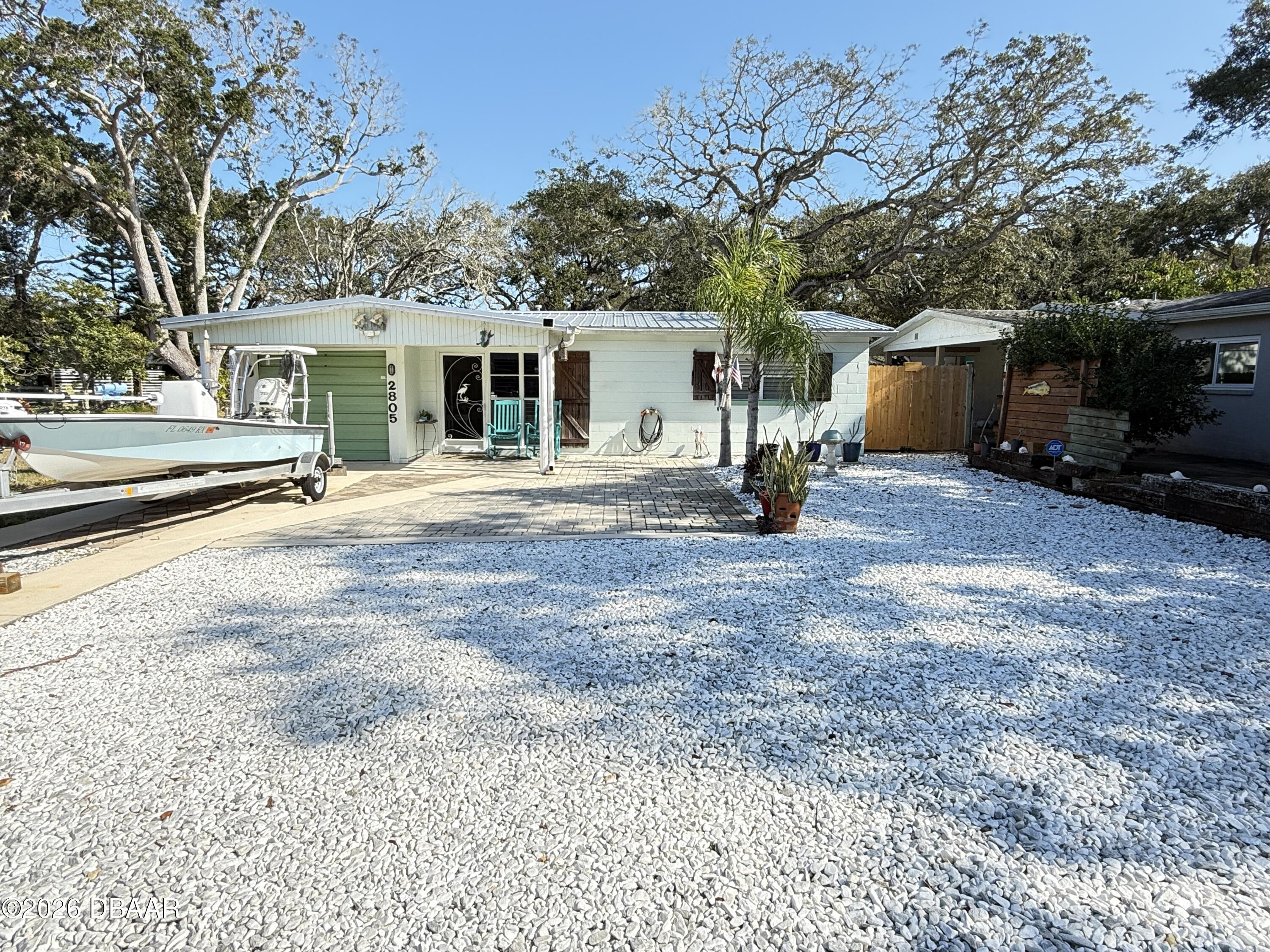 2805 Saxon Drive — photo