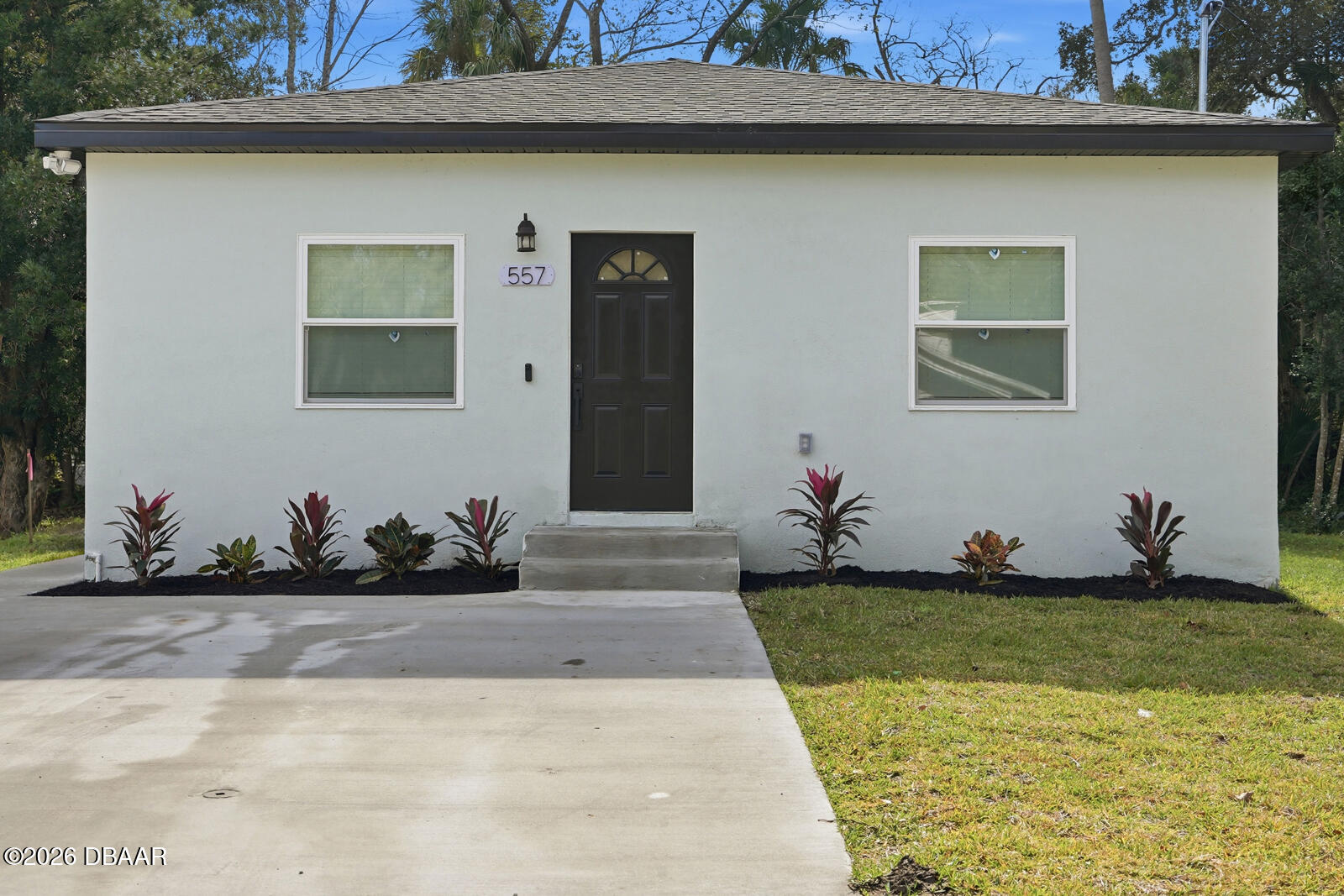 557 Live Oak Avenue — photo