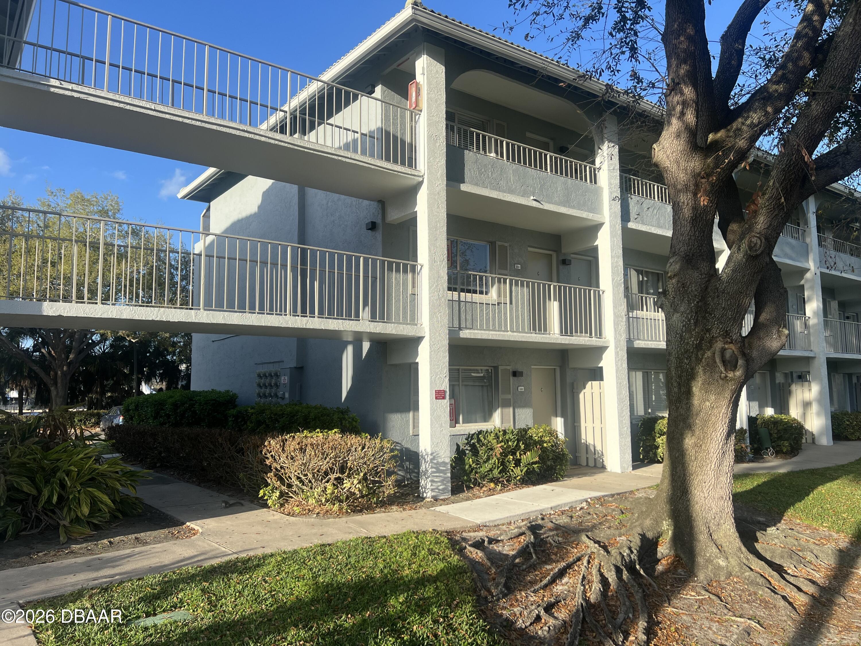 133 Oyster Bay Circle 101 — photo