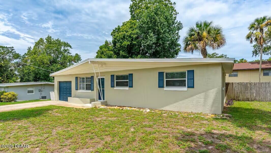 328 Slayton Avenue U — photo