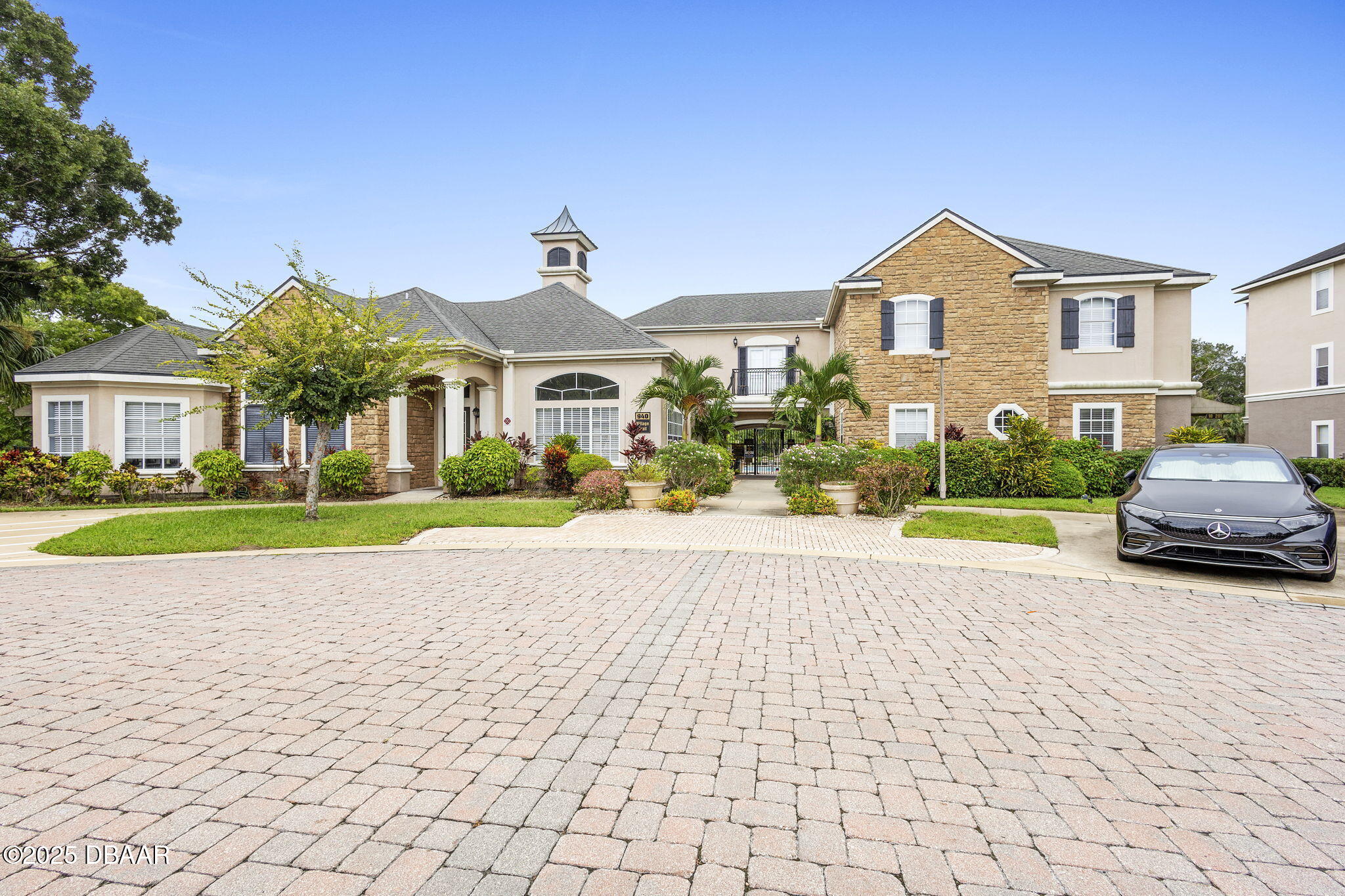 940 Village Trail 6-201 — photo