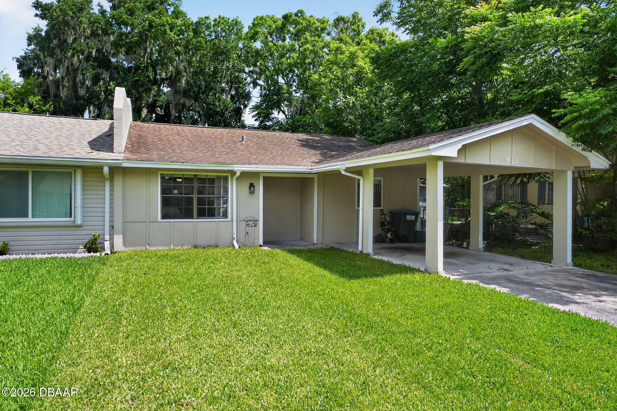 912 Royal Oak Court — photo