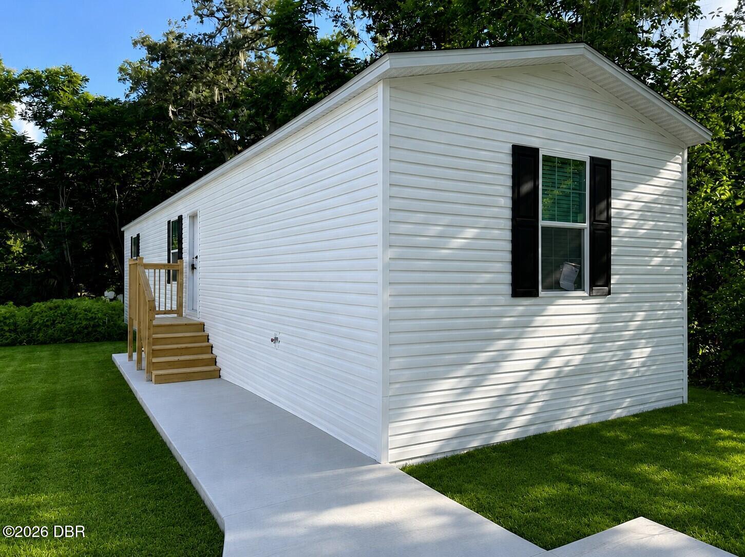 220 W Carroll Avenue — photo