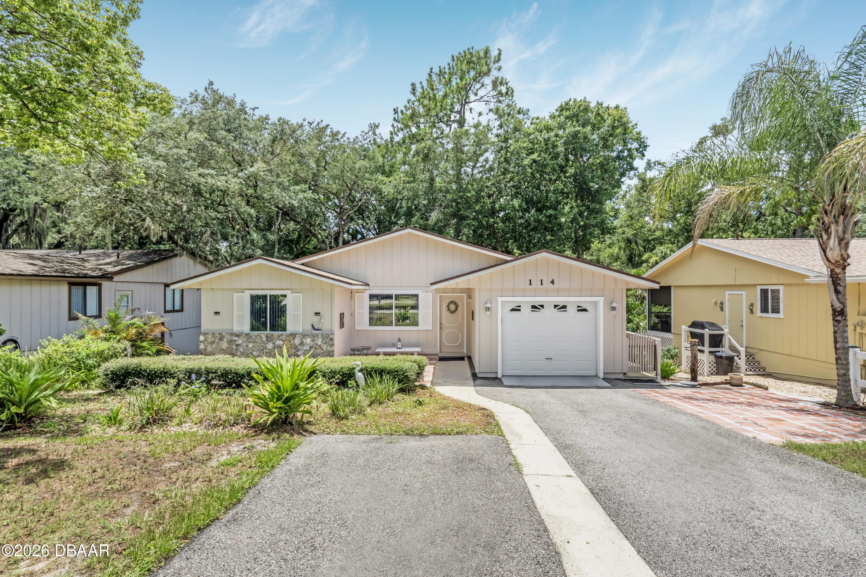 114 Hickory Lane — photo