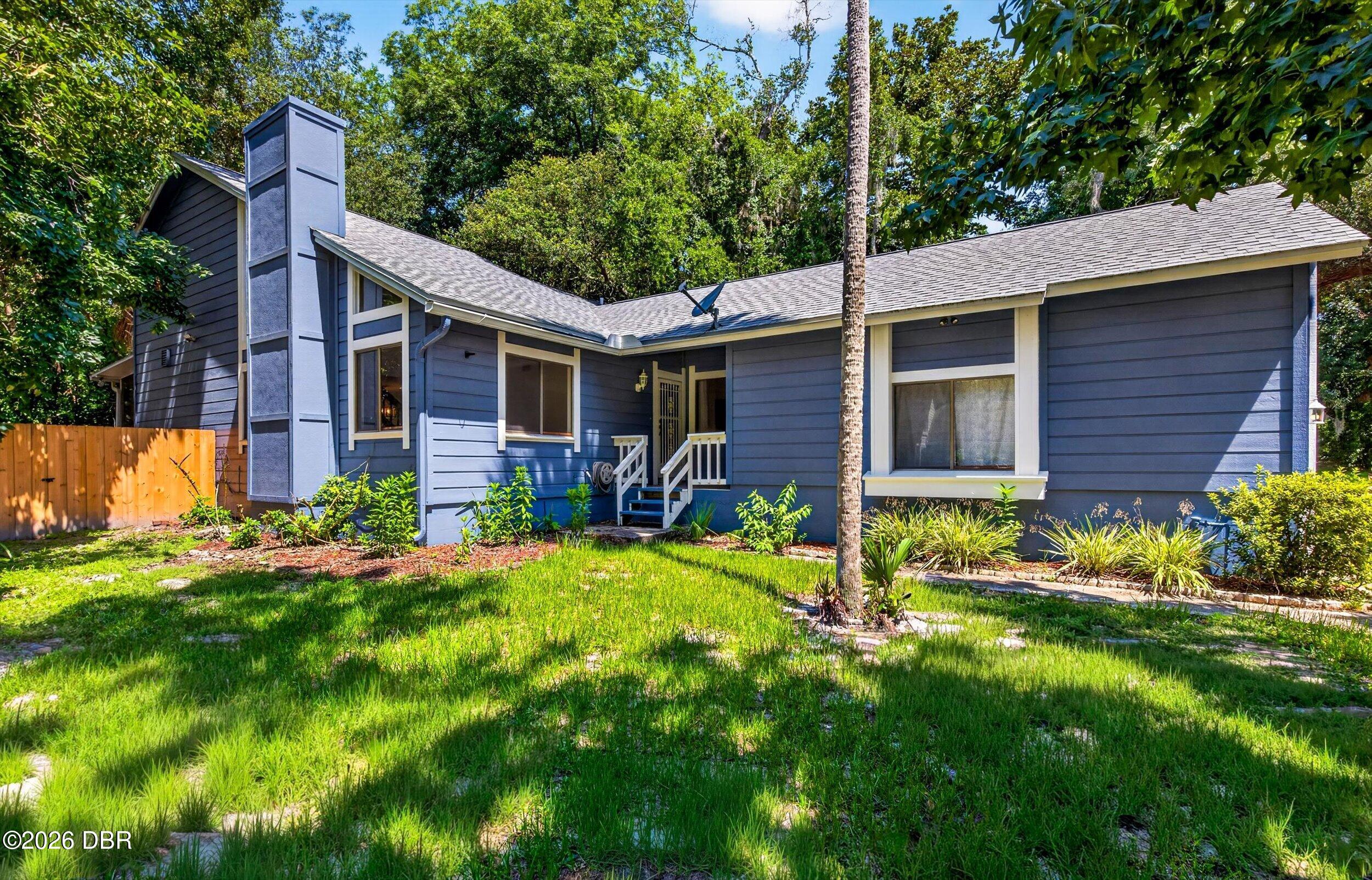 160 Inglewood Court — photo