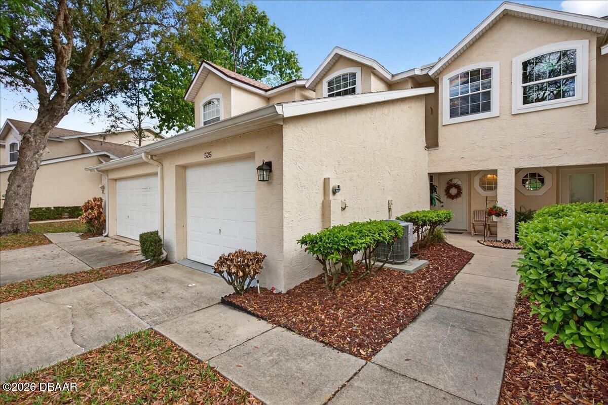 525 Lakebridge Drive — photo