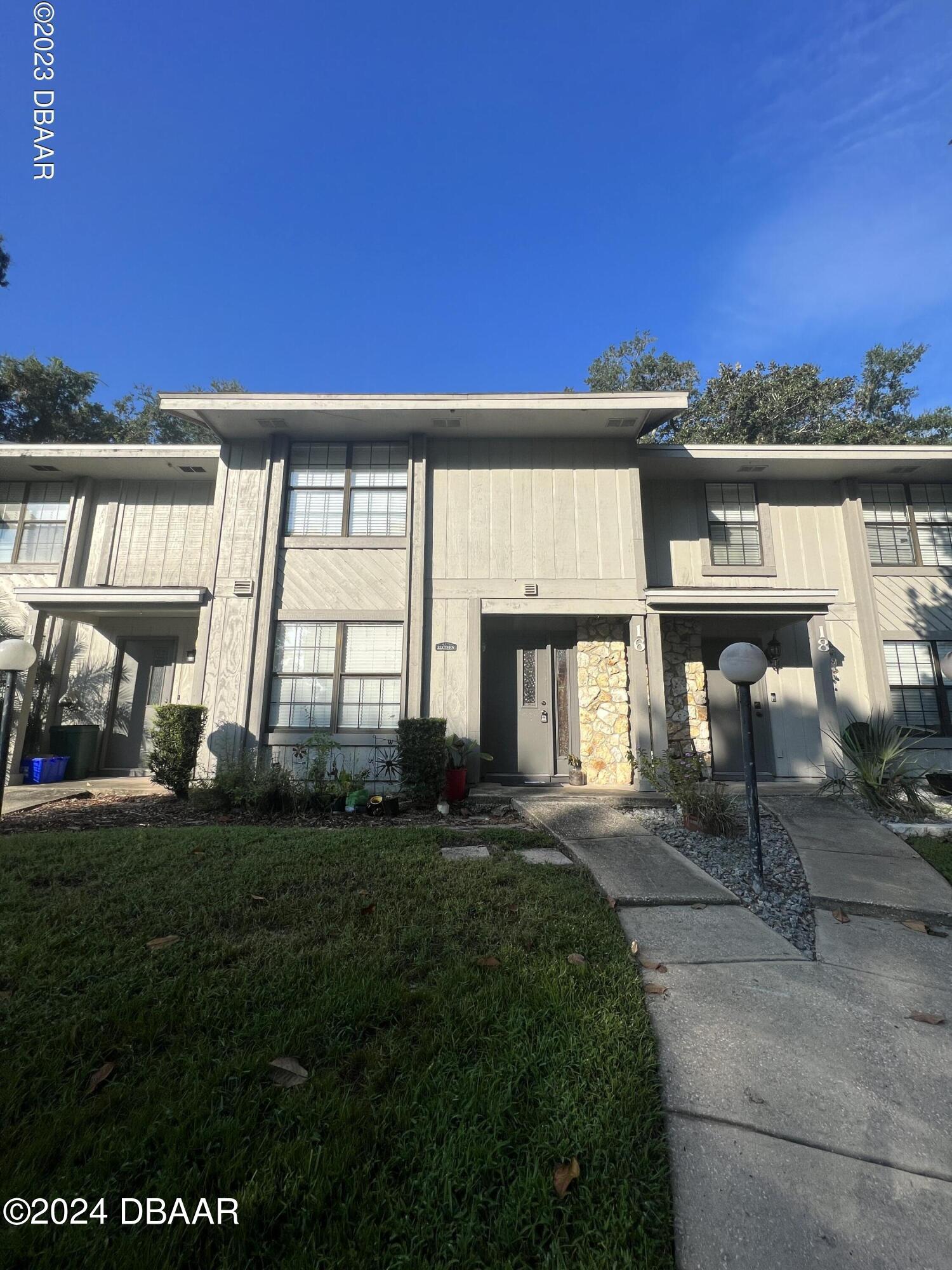 16 Oakwood Park — photo