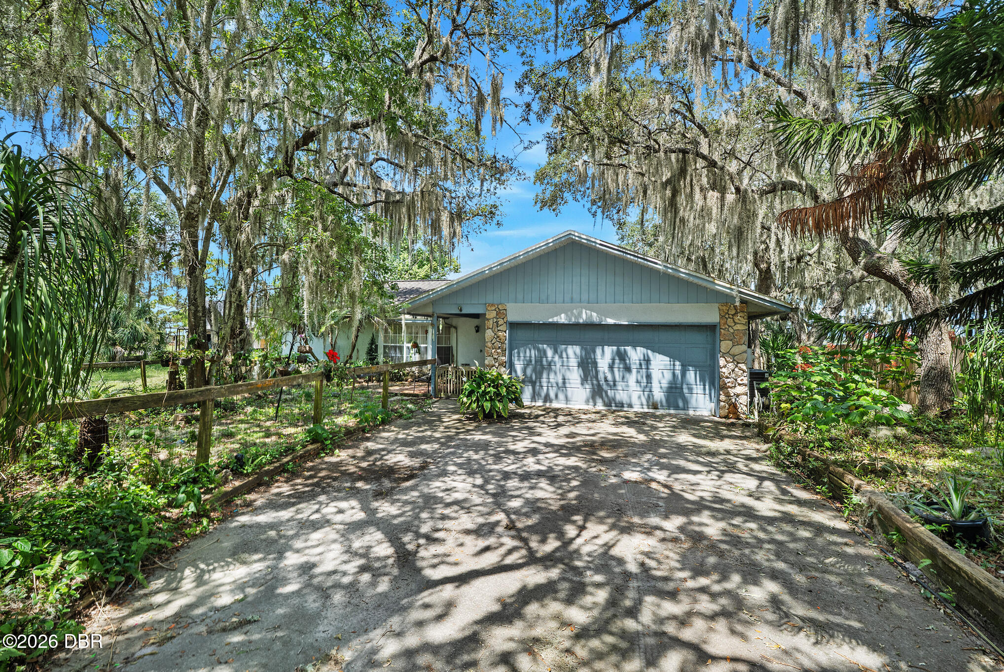 2372 Mitchell Island Road — photo