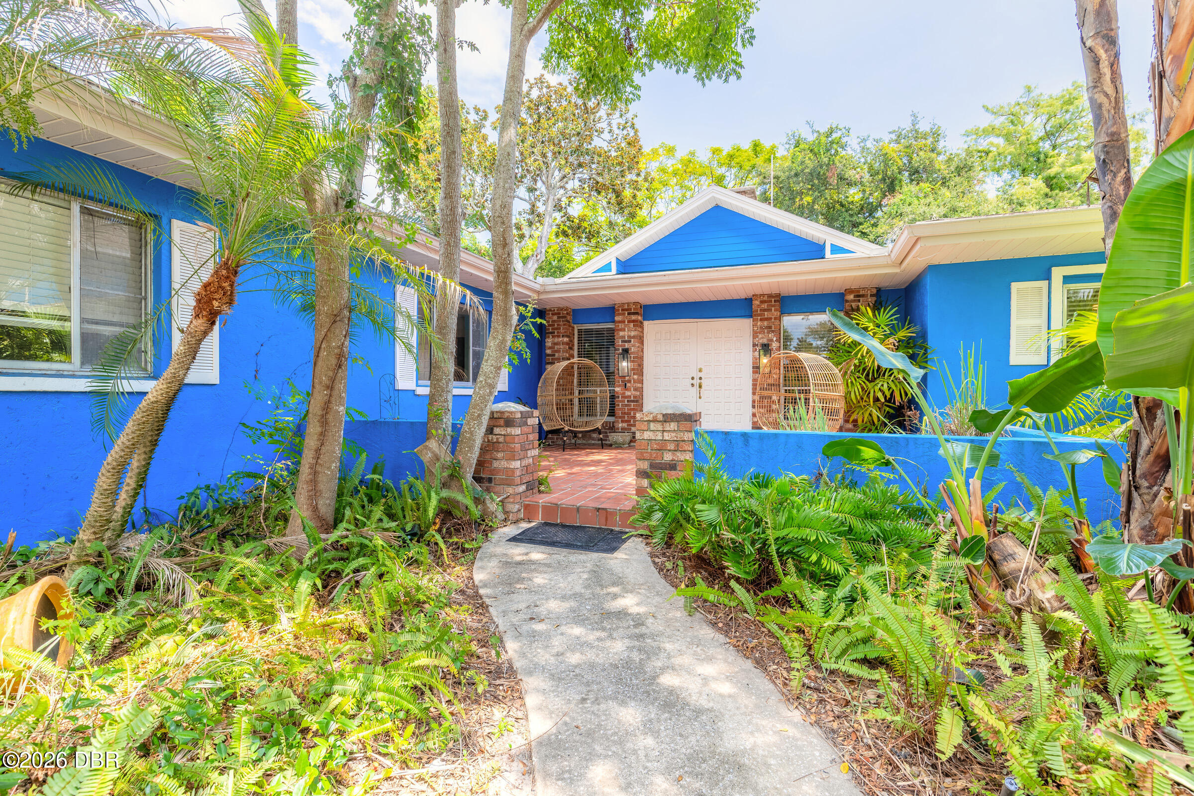 599 John Anderson Drive — photo