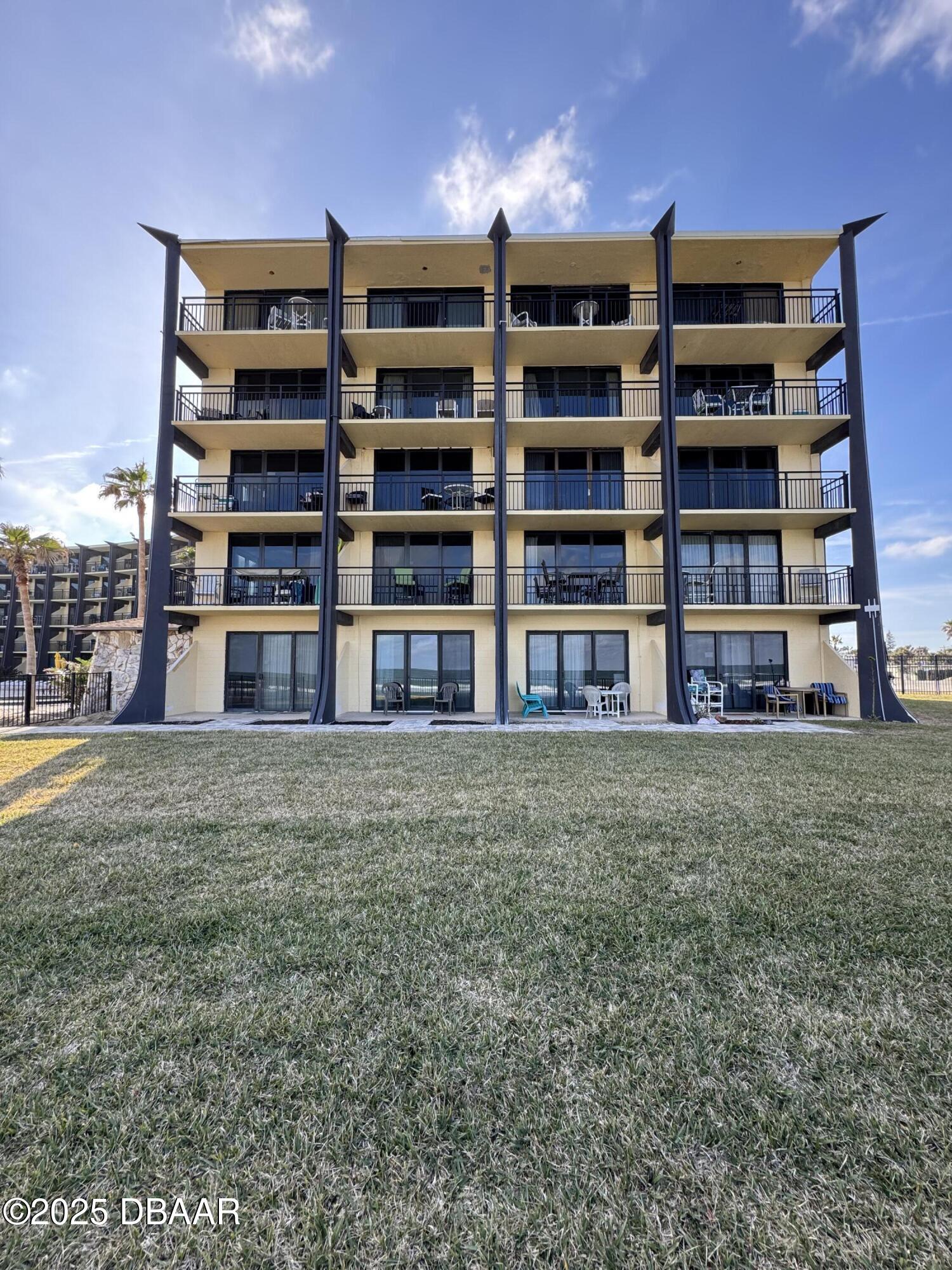 2301 S Atlantic Avenue 303 — photo