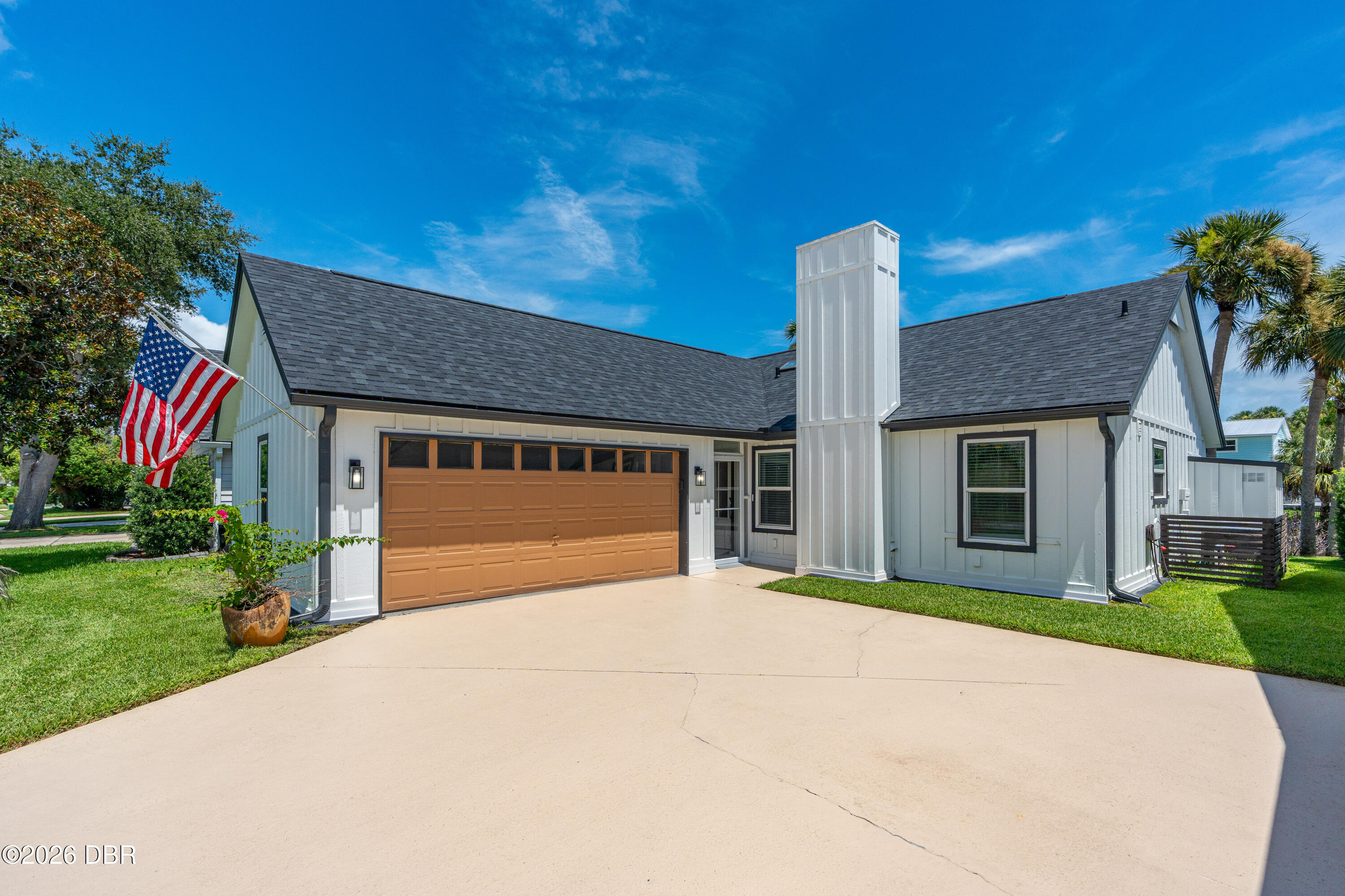 762 Pine Shores Circle — photo