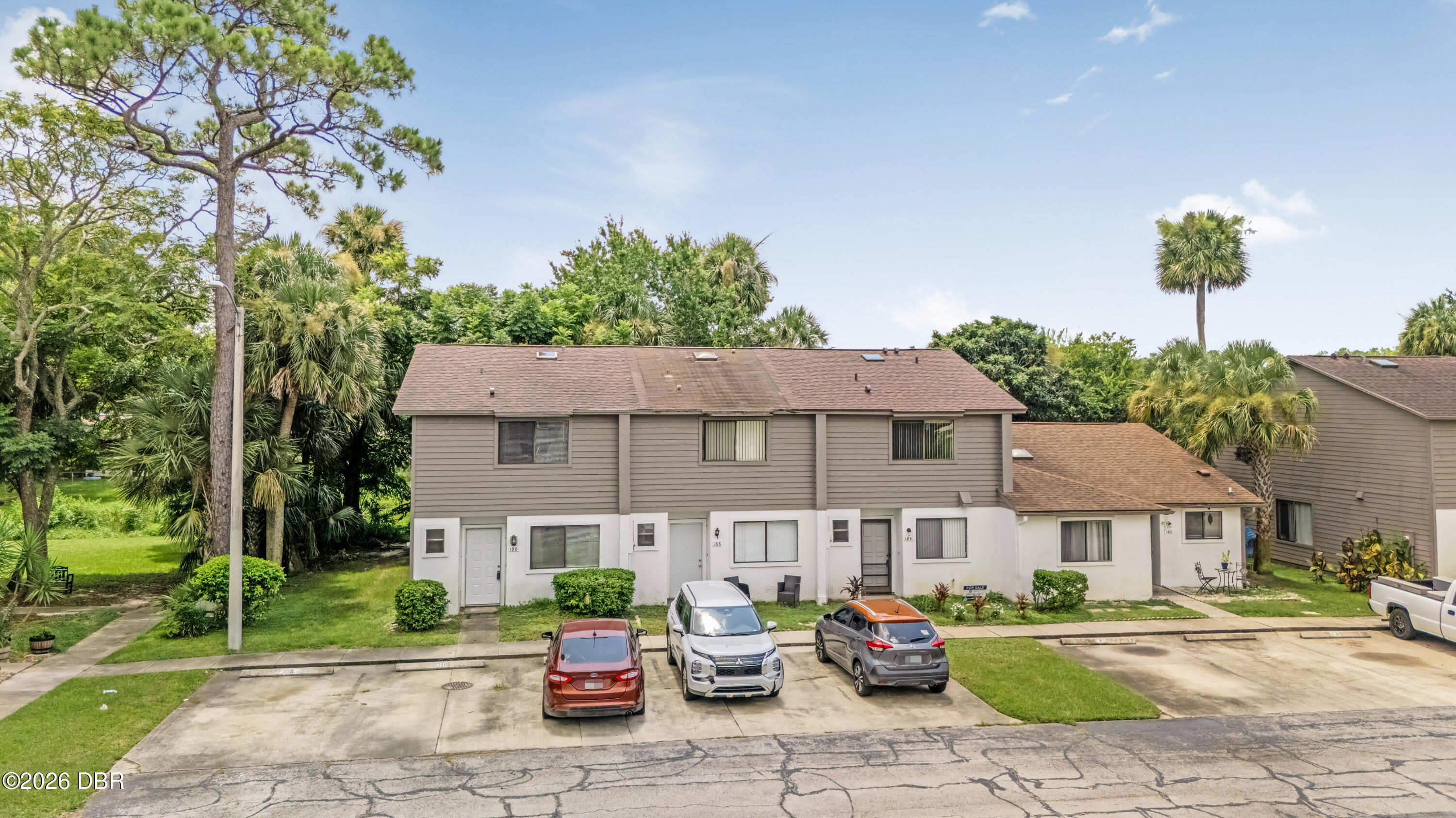 190 W Sandalwood Court — photo
