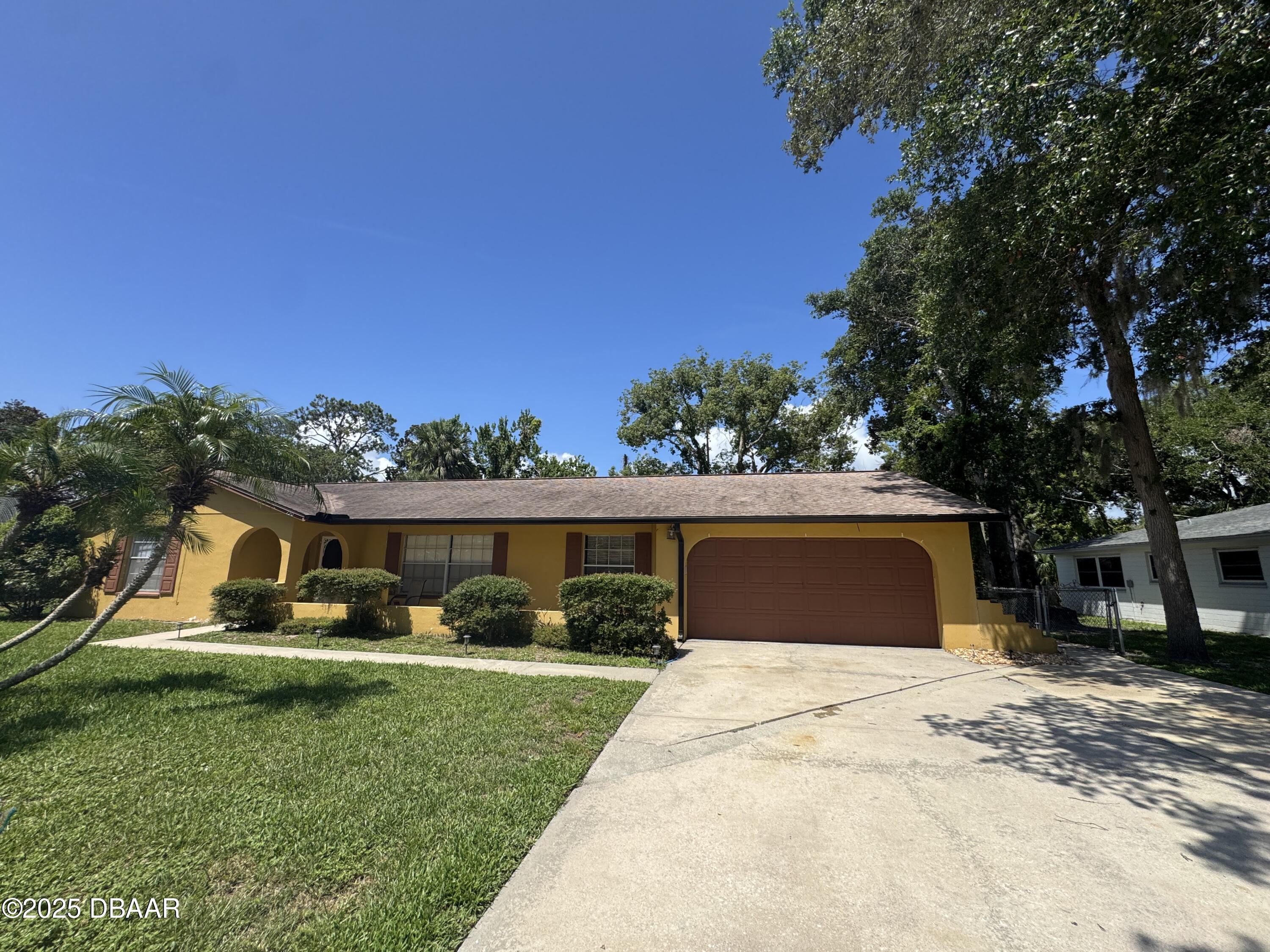 730 Lindenwood Circle E — photo