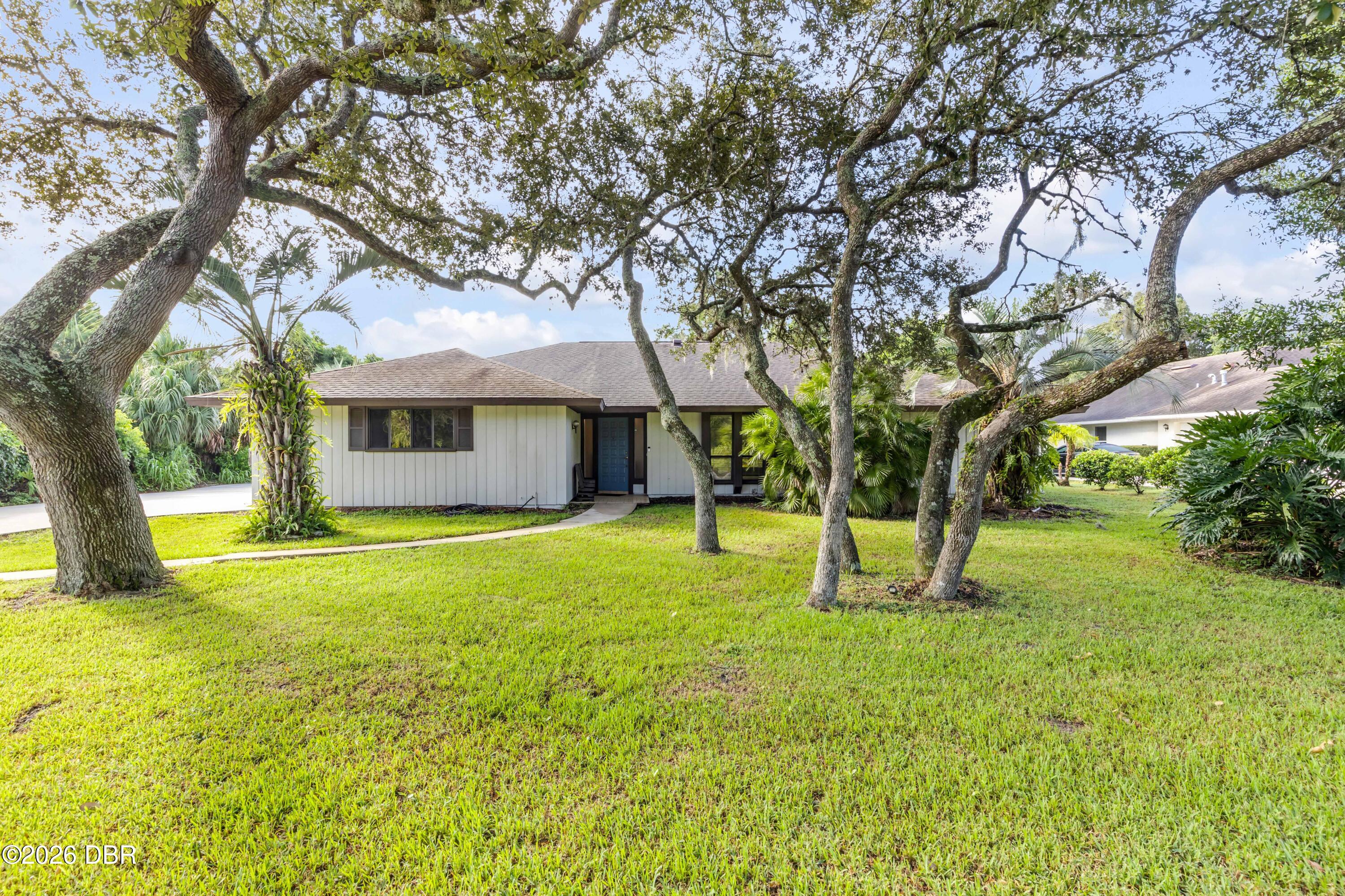 530 Club House Boulevard — photo