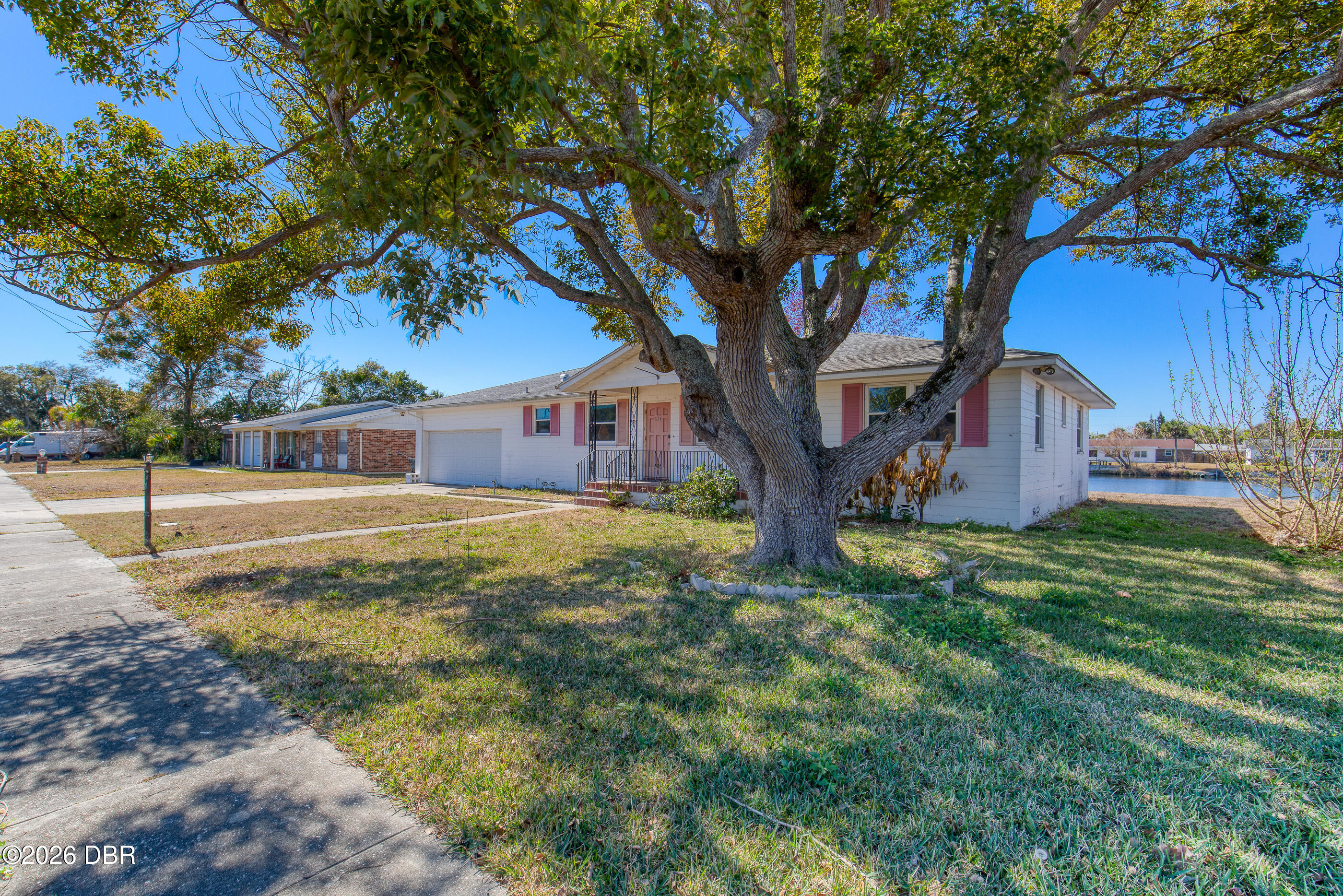 884 E Coquina Drive — photo