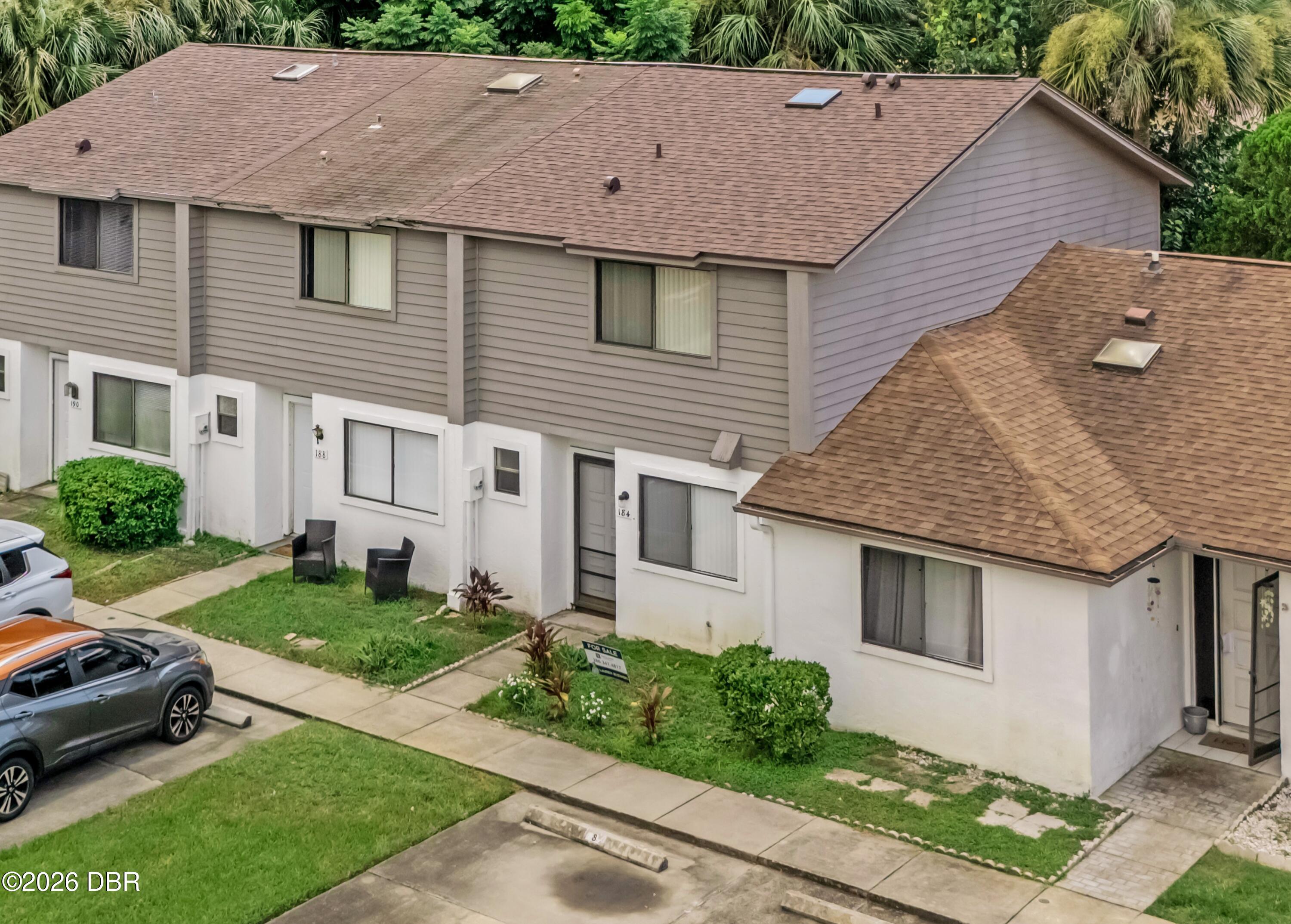 184 W Sandalwood Court — photo