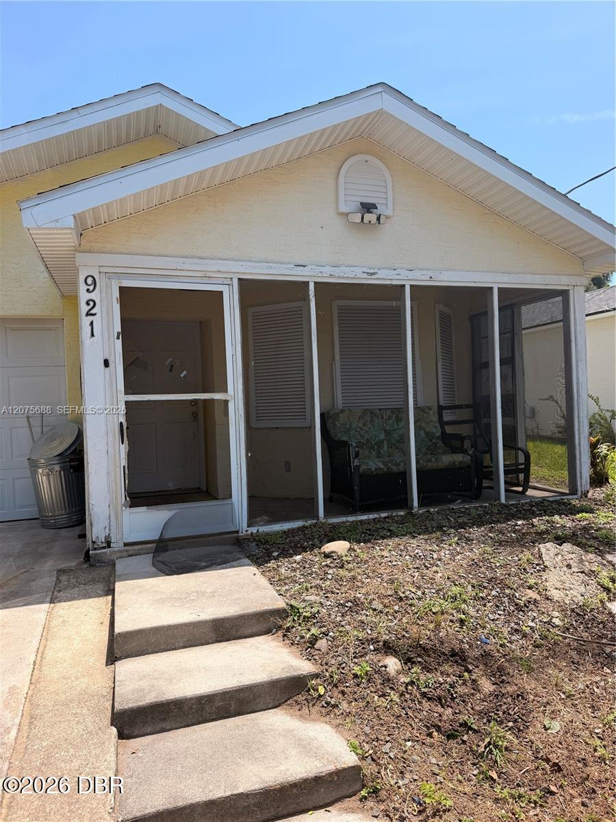 921 Redwood Street — photo