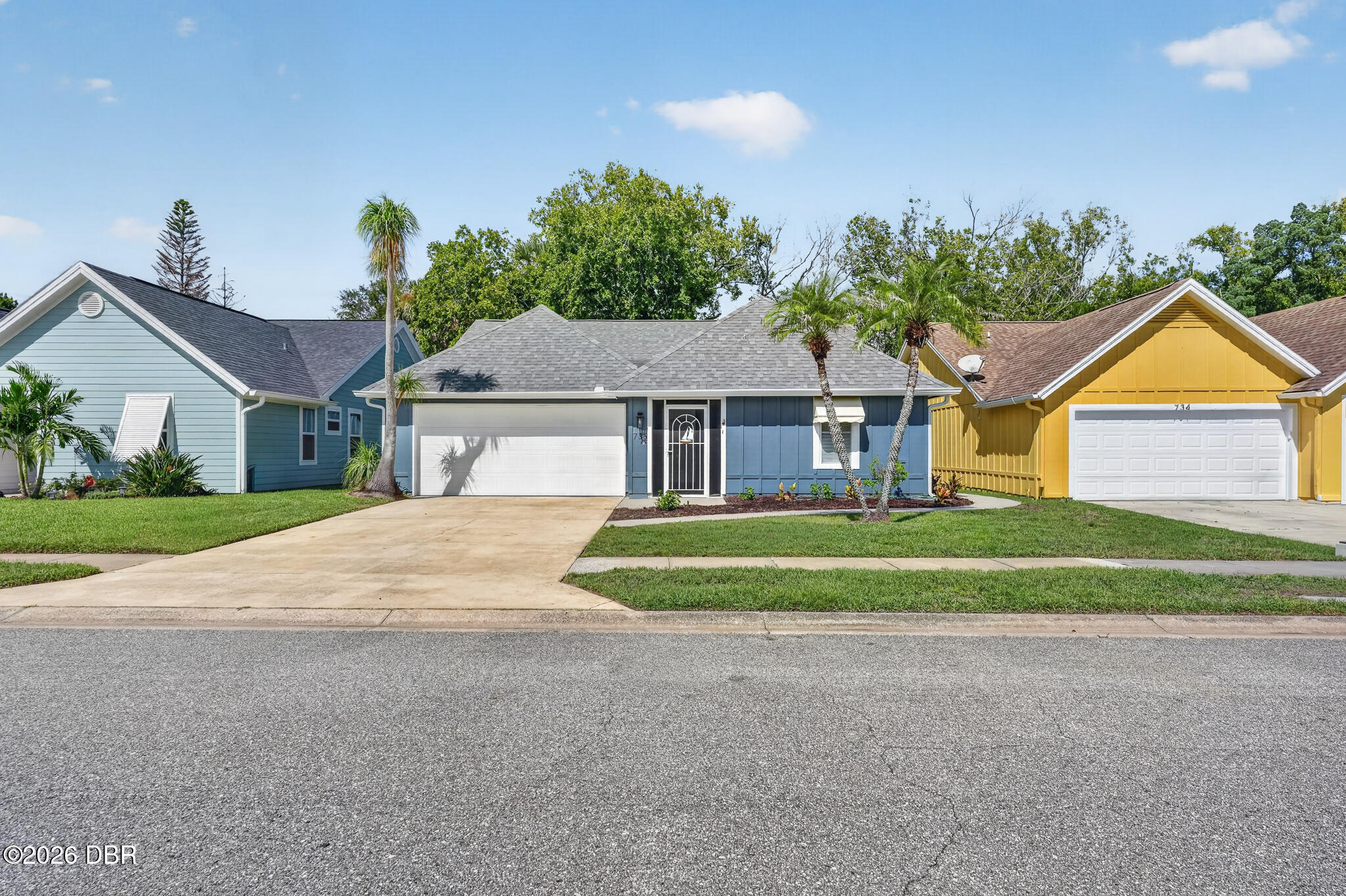 736 Pine Shores Circle — photo