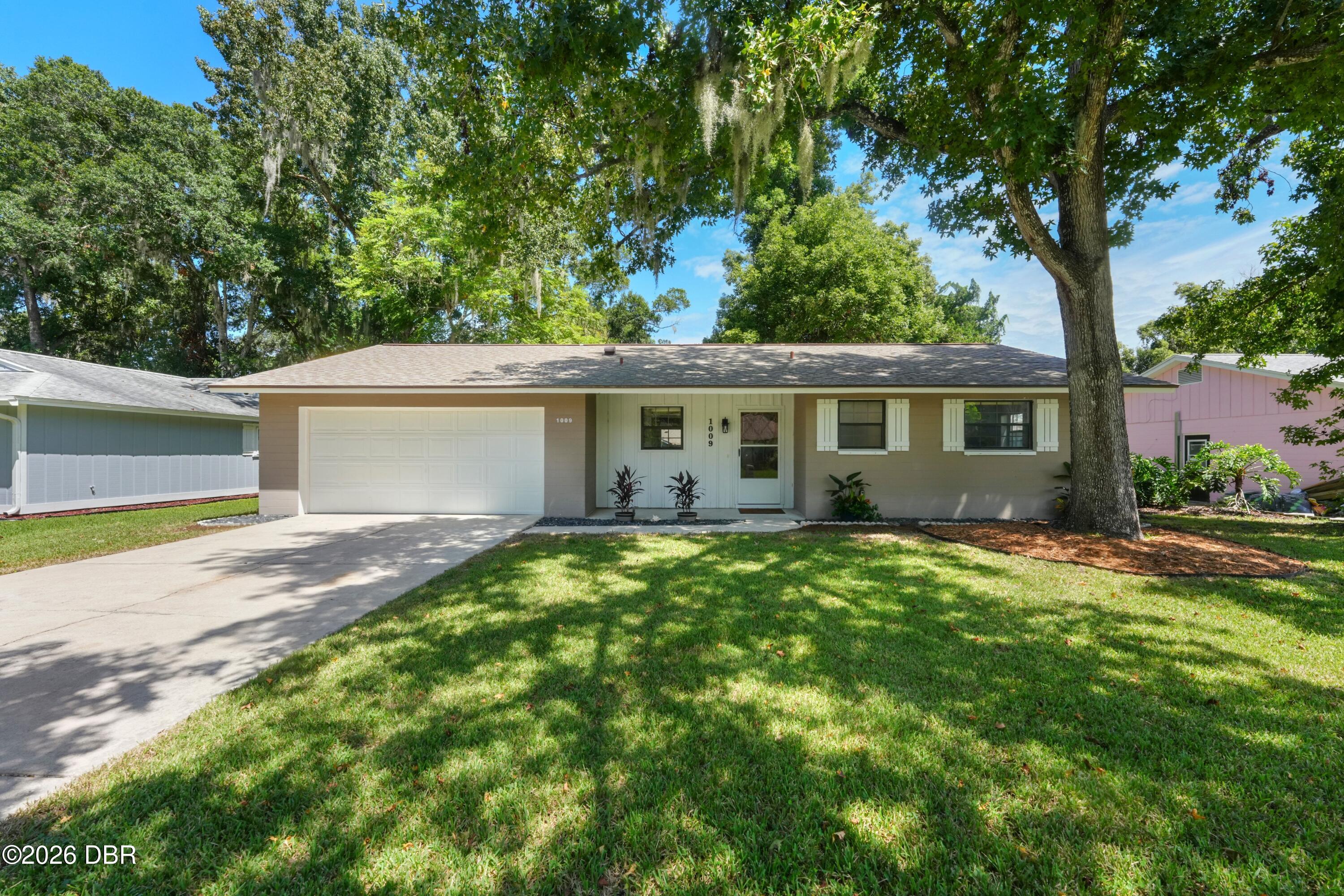1009 Indian Oaks W — photo