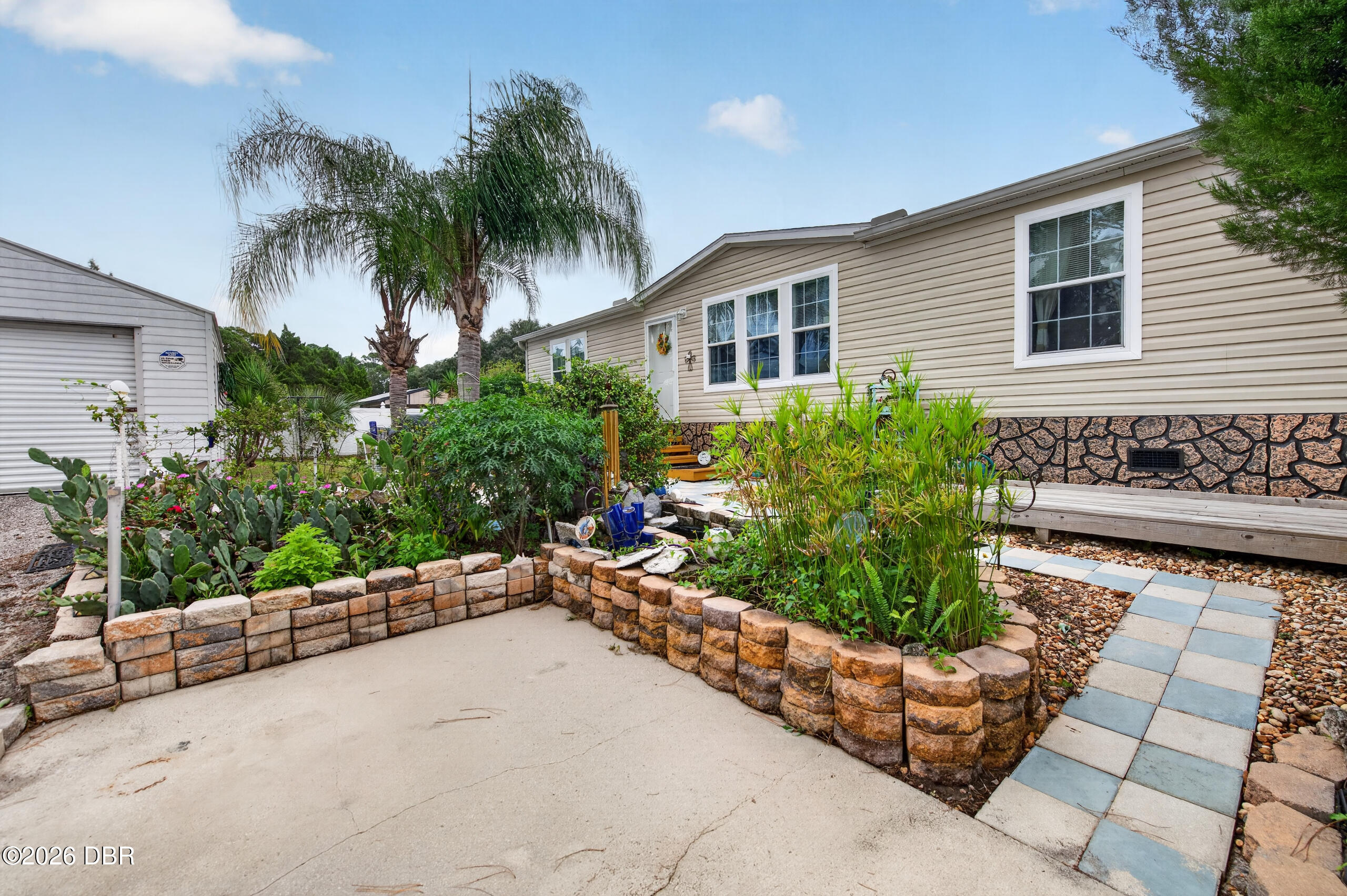 375 Beehive Drive — photo