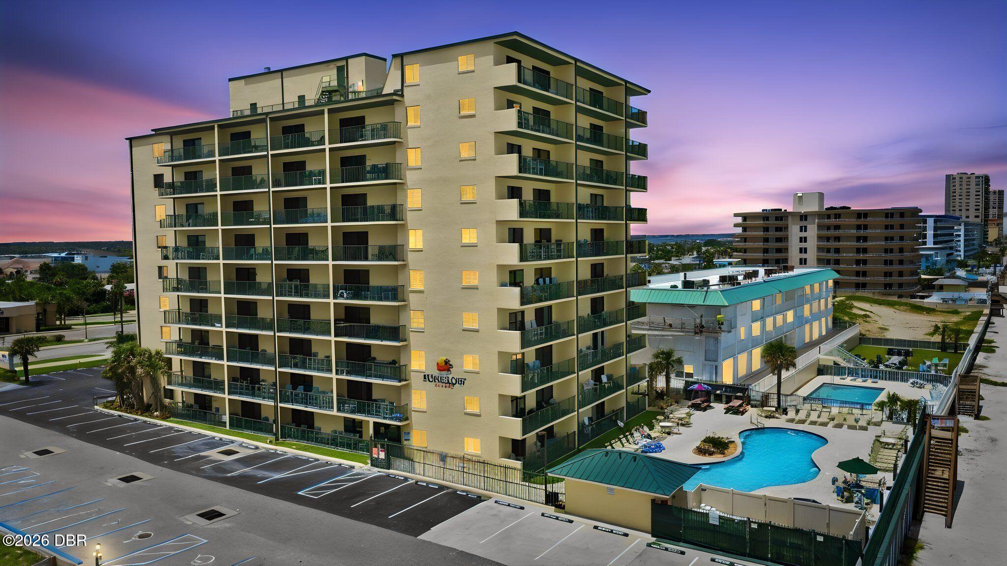 3647 S Atlantic Avenue 2D — photo