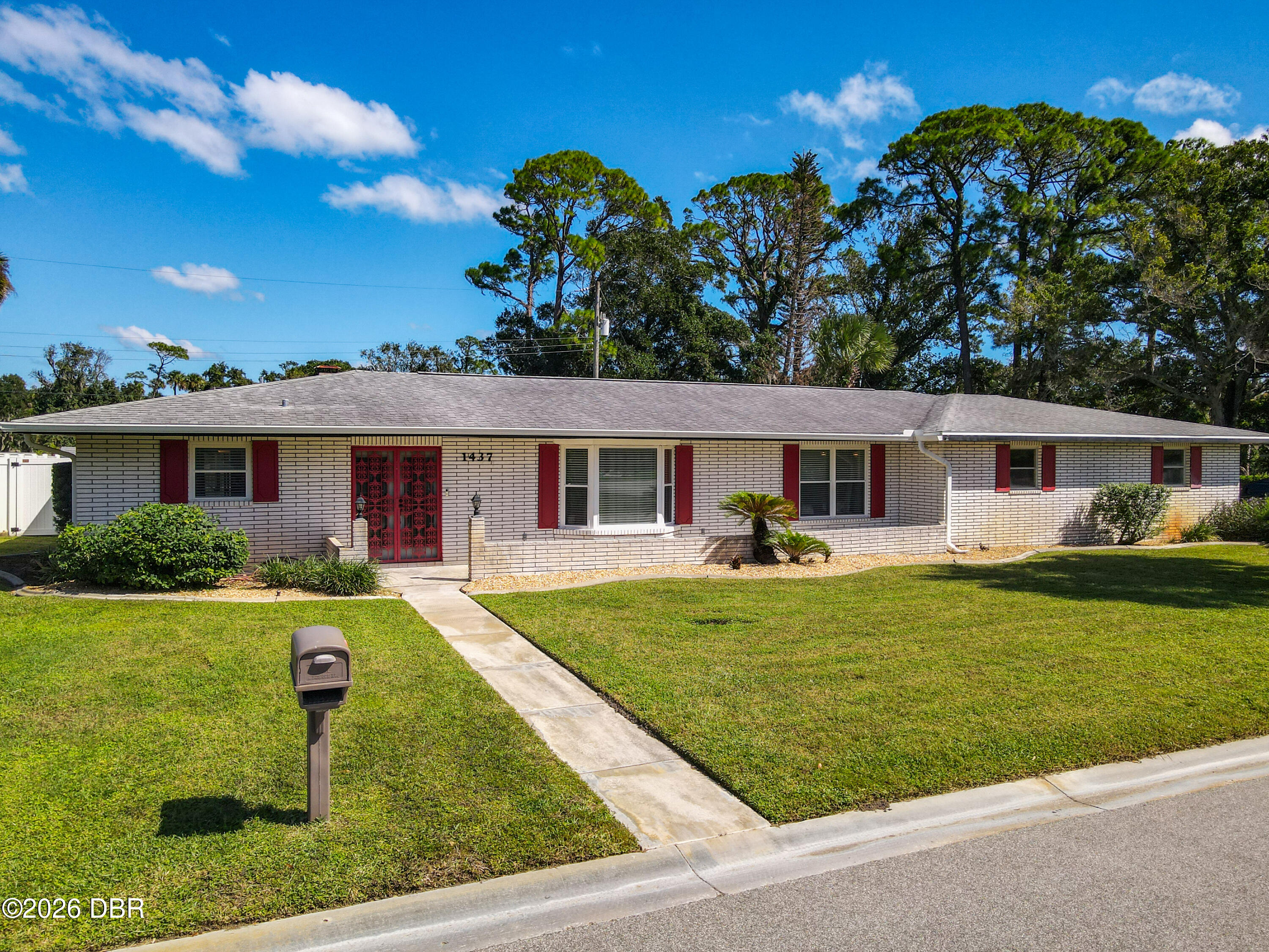 1437 Golfview Drive — photo