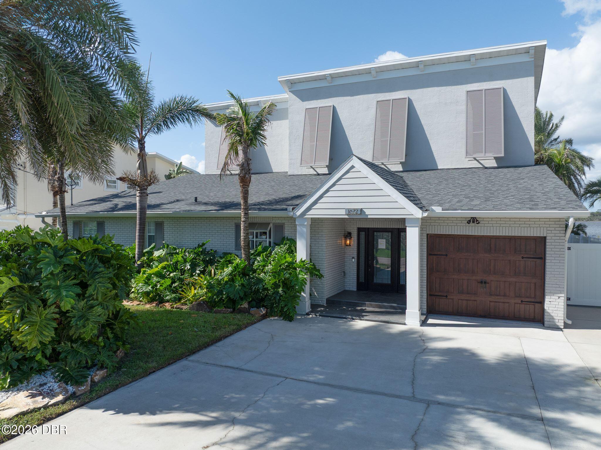 1672 John Anderson Drive — photo