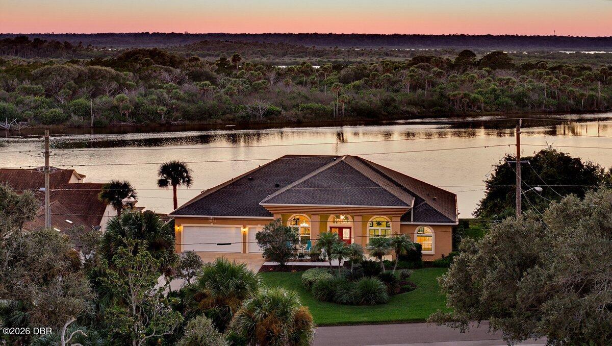3672 John Anderson Drive — photo