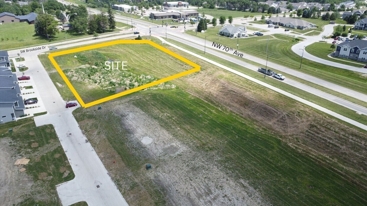 100 NW Brookside Drive — photo