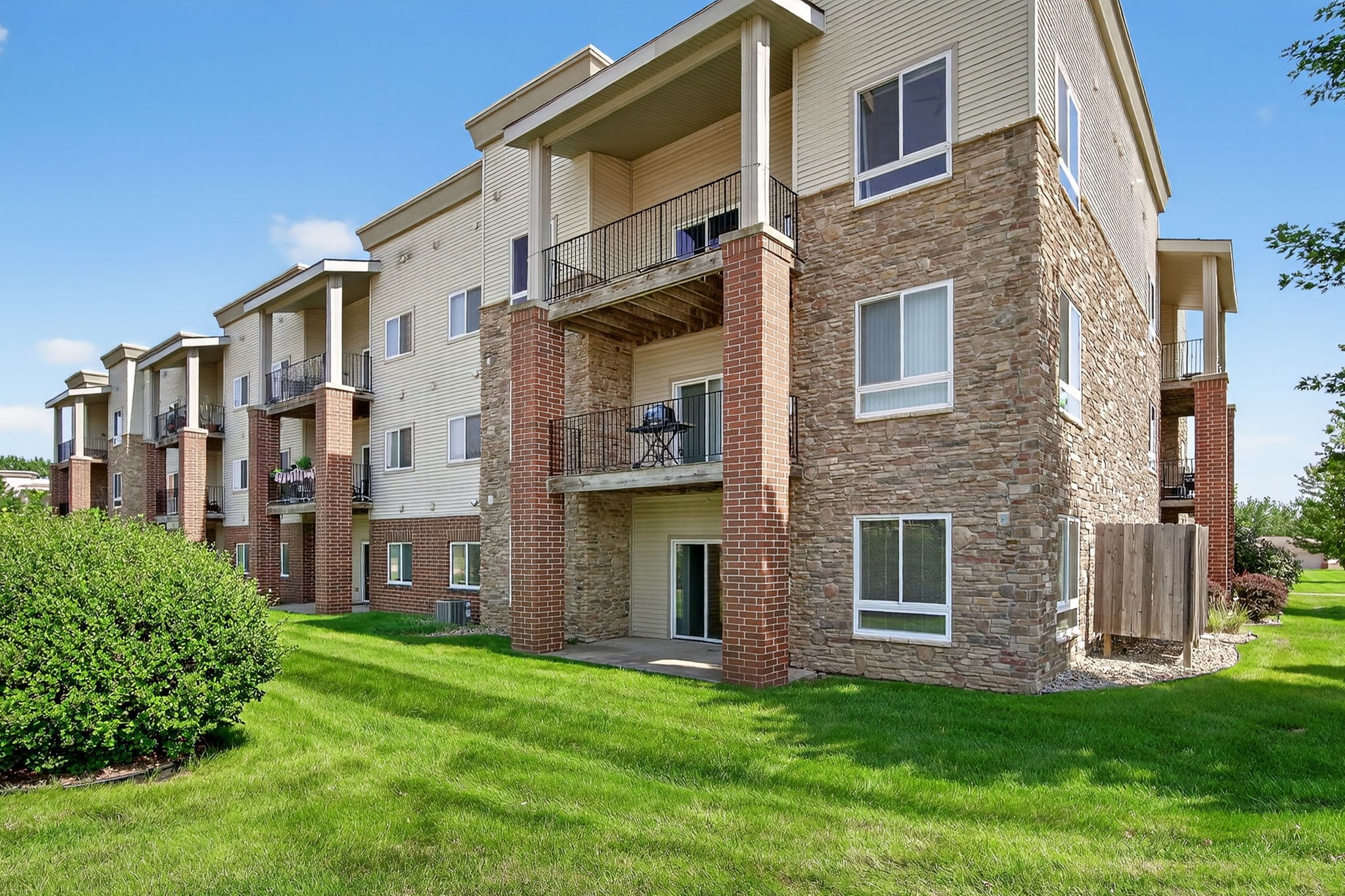 6350 Coachlight Drive 2102 — photo