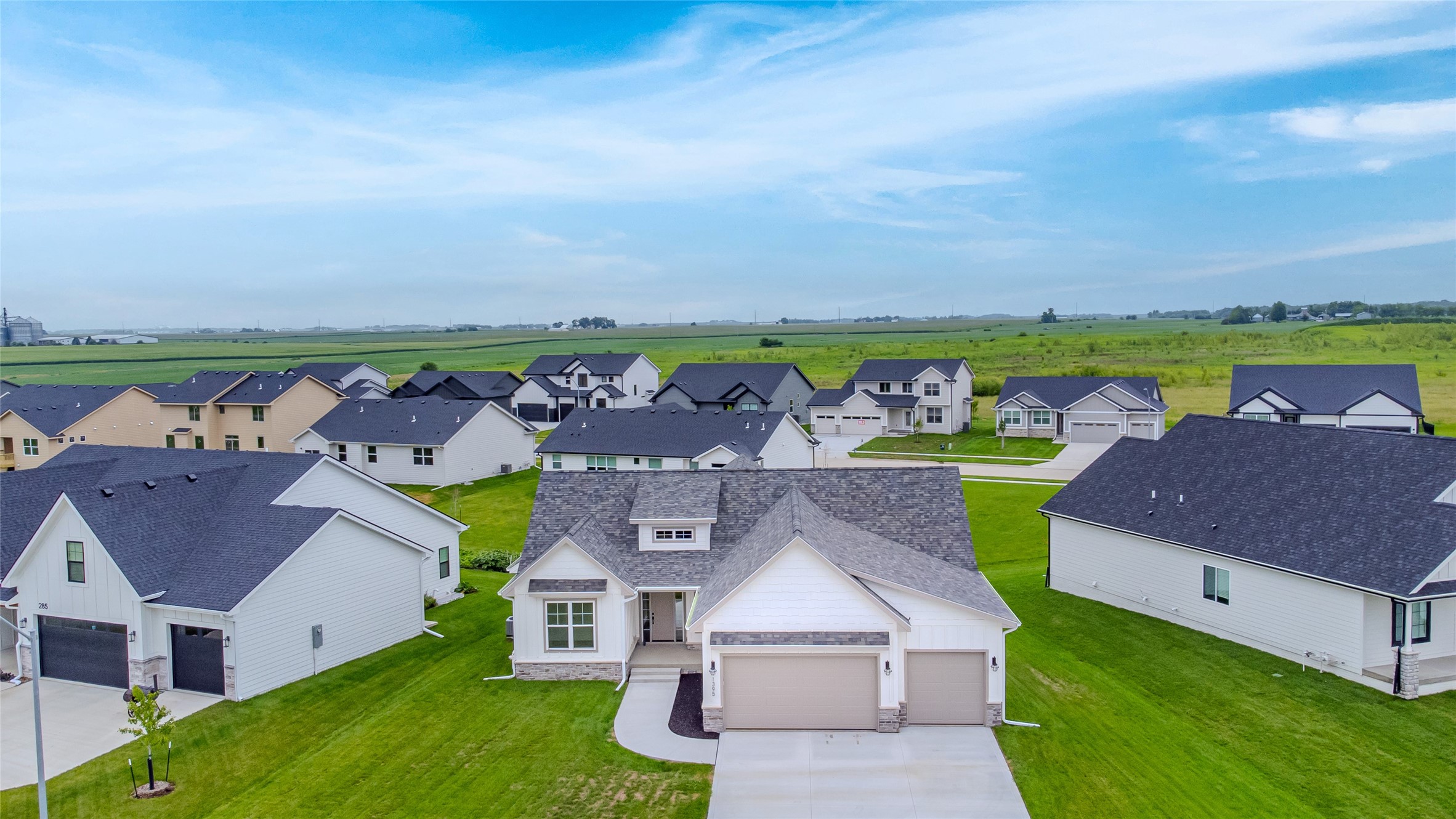 1395 NW Red Oak Drive — photo