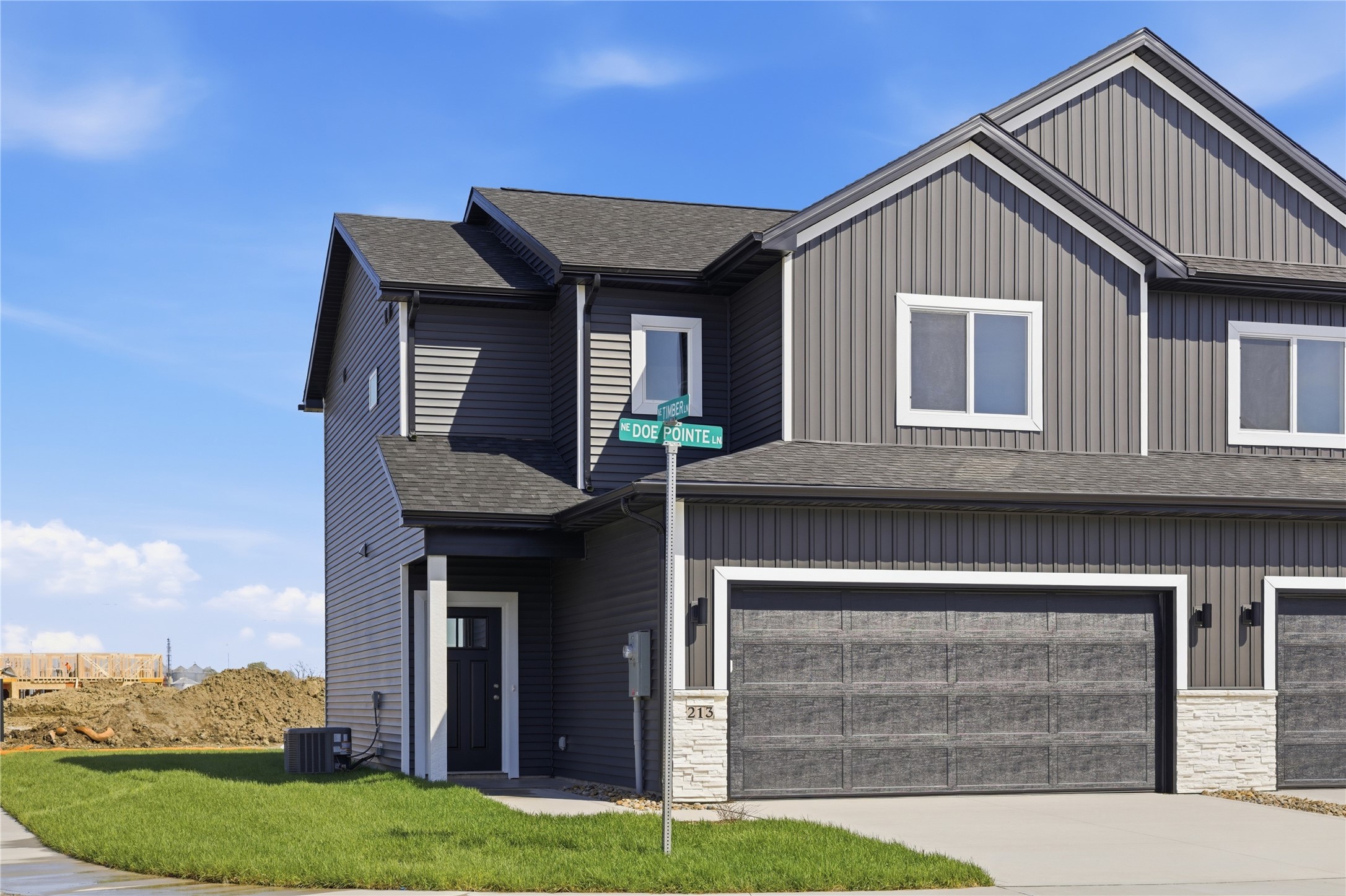 213 NE Doe Pointe Lane — photo