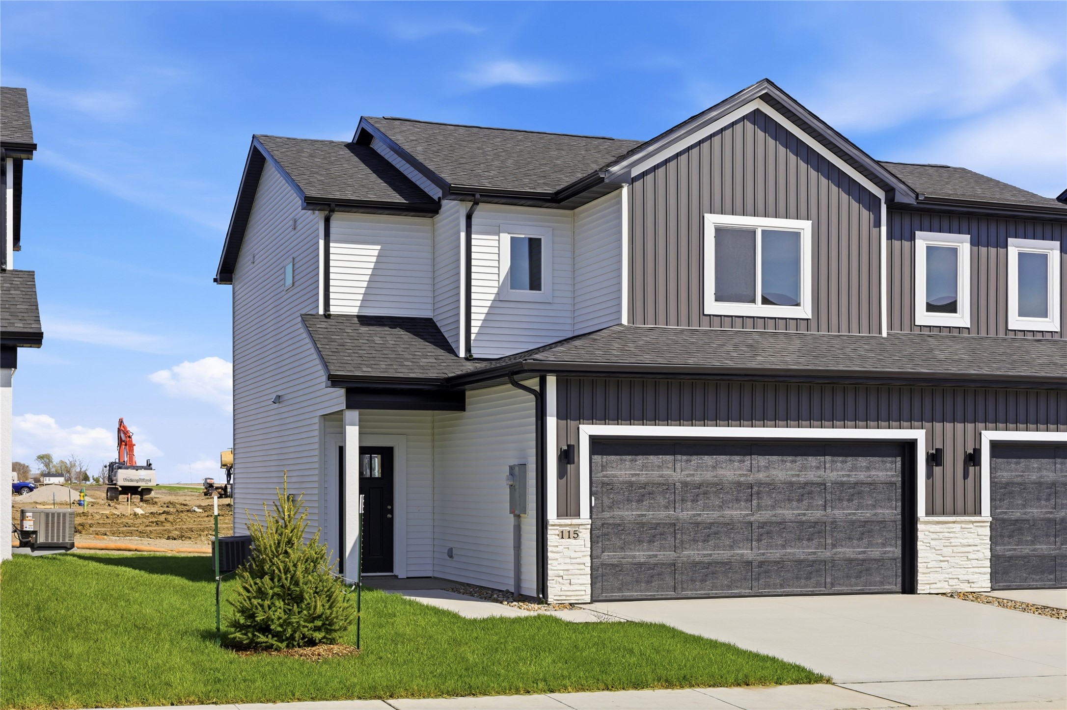 115 NE Doe Pointe Lane — photo