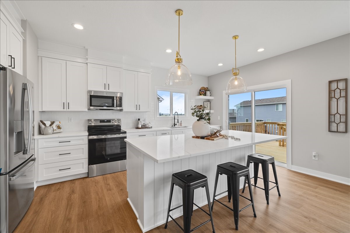 315 NW Lavelle Court — photo