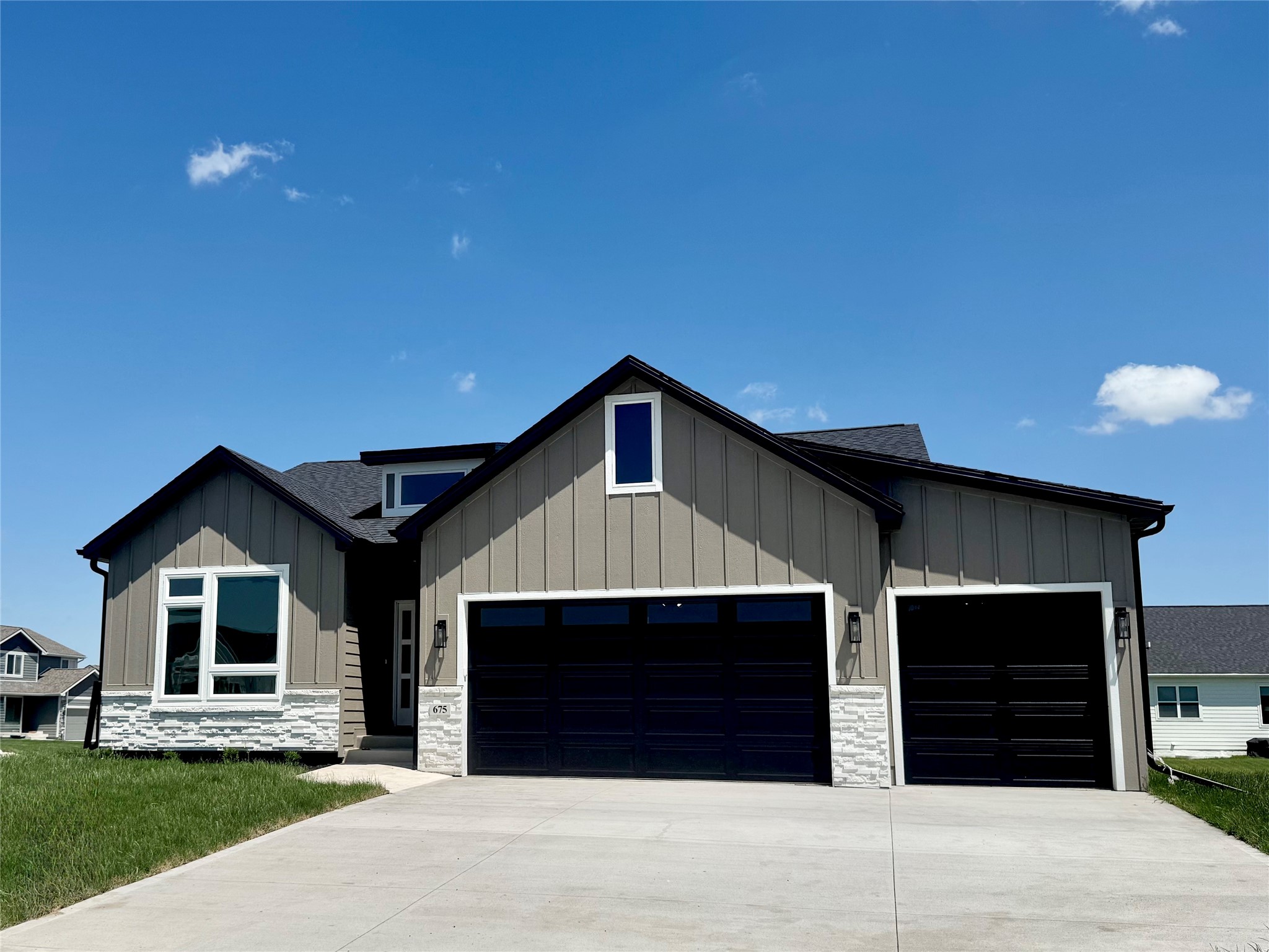675 NW Georgetown Drive — photo