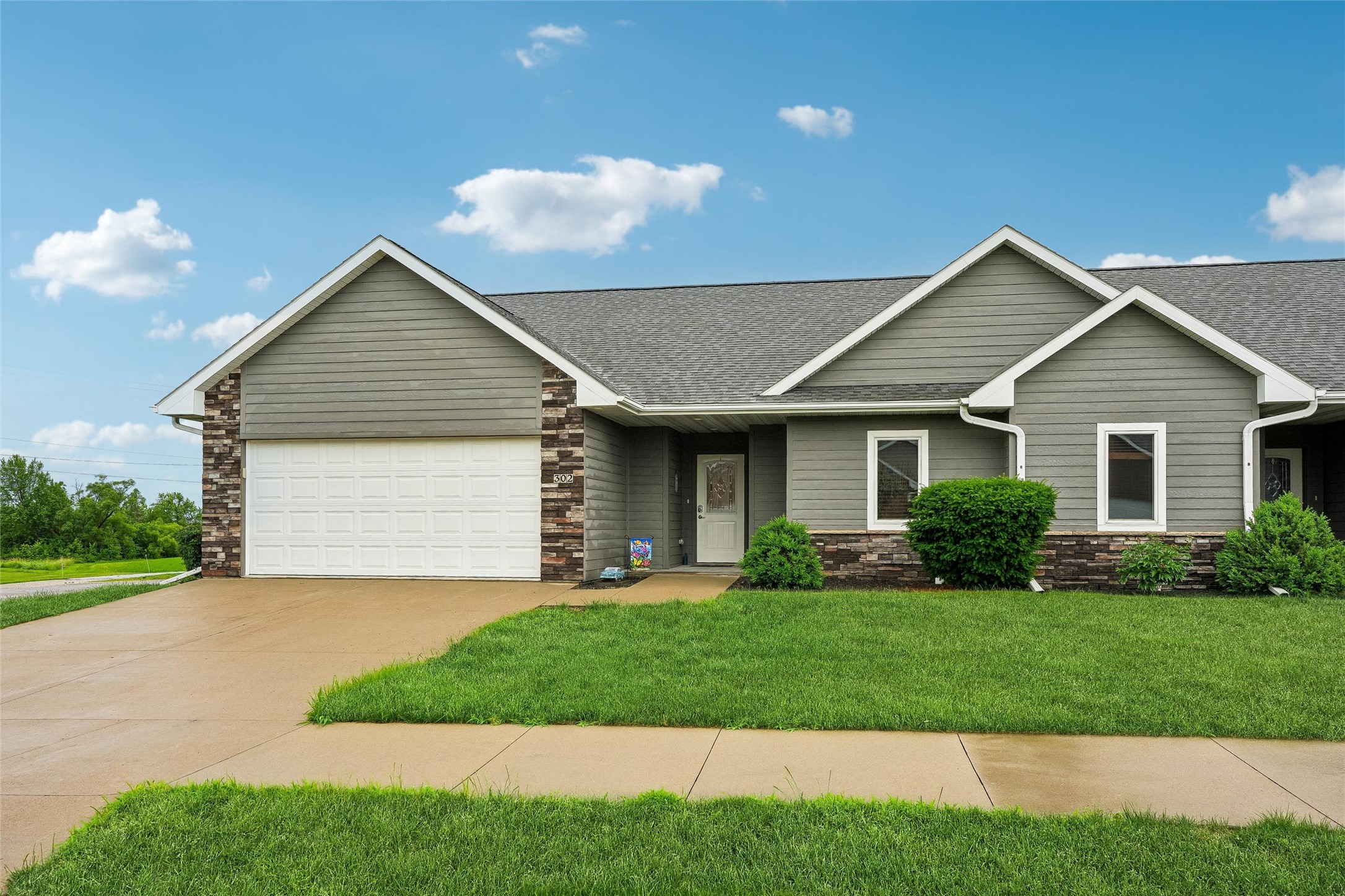 302 Coneflower Court — photo