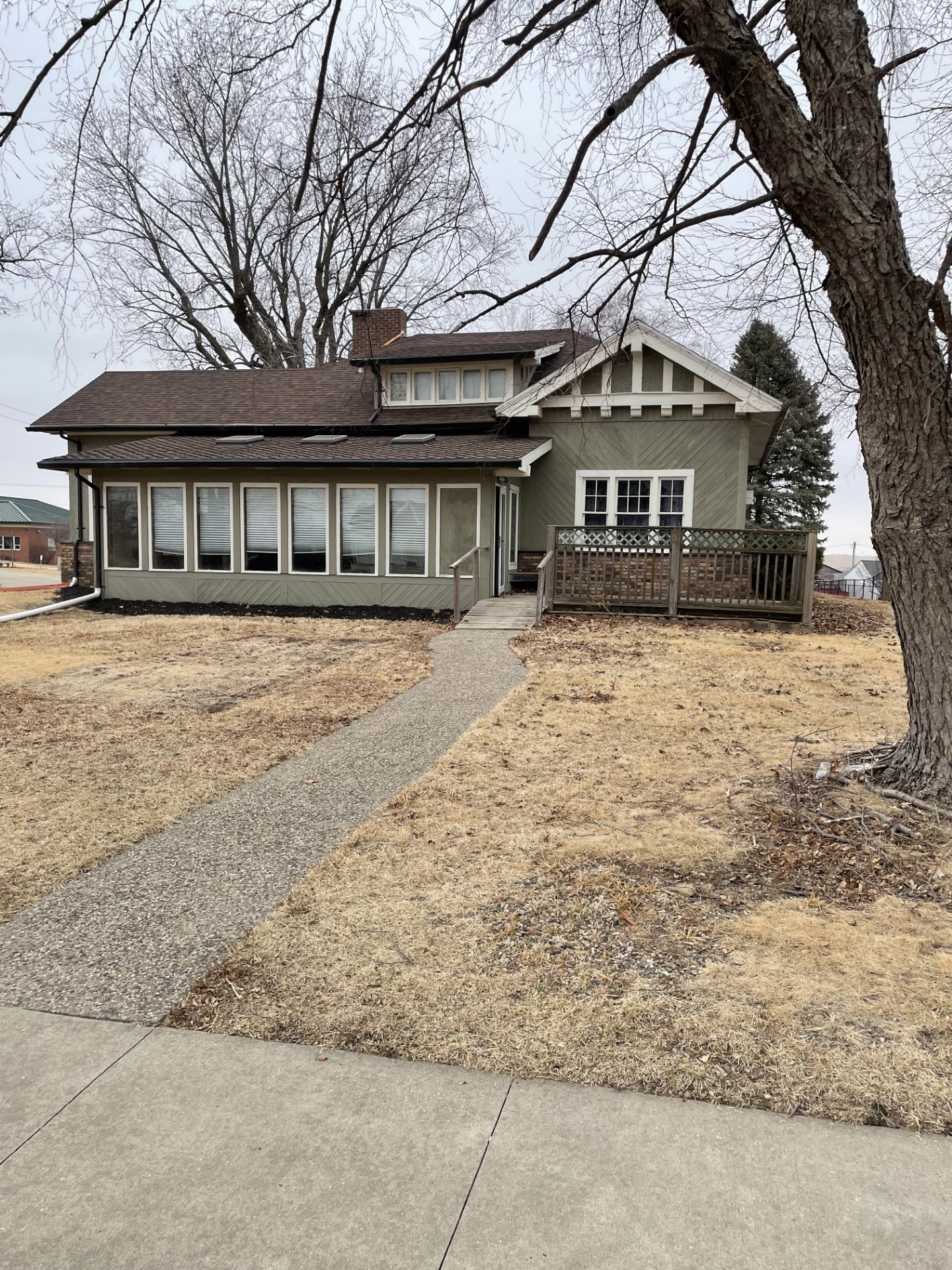 528 W Pershing Drive — photo
