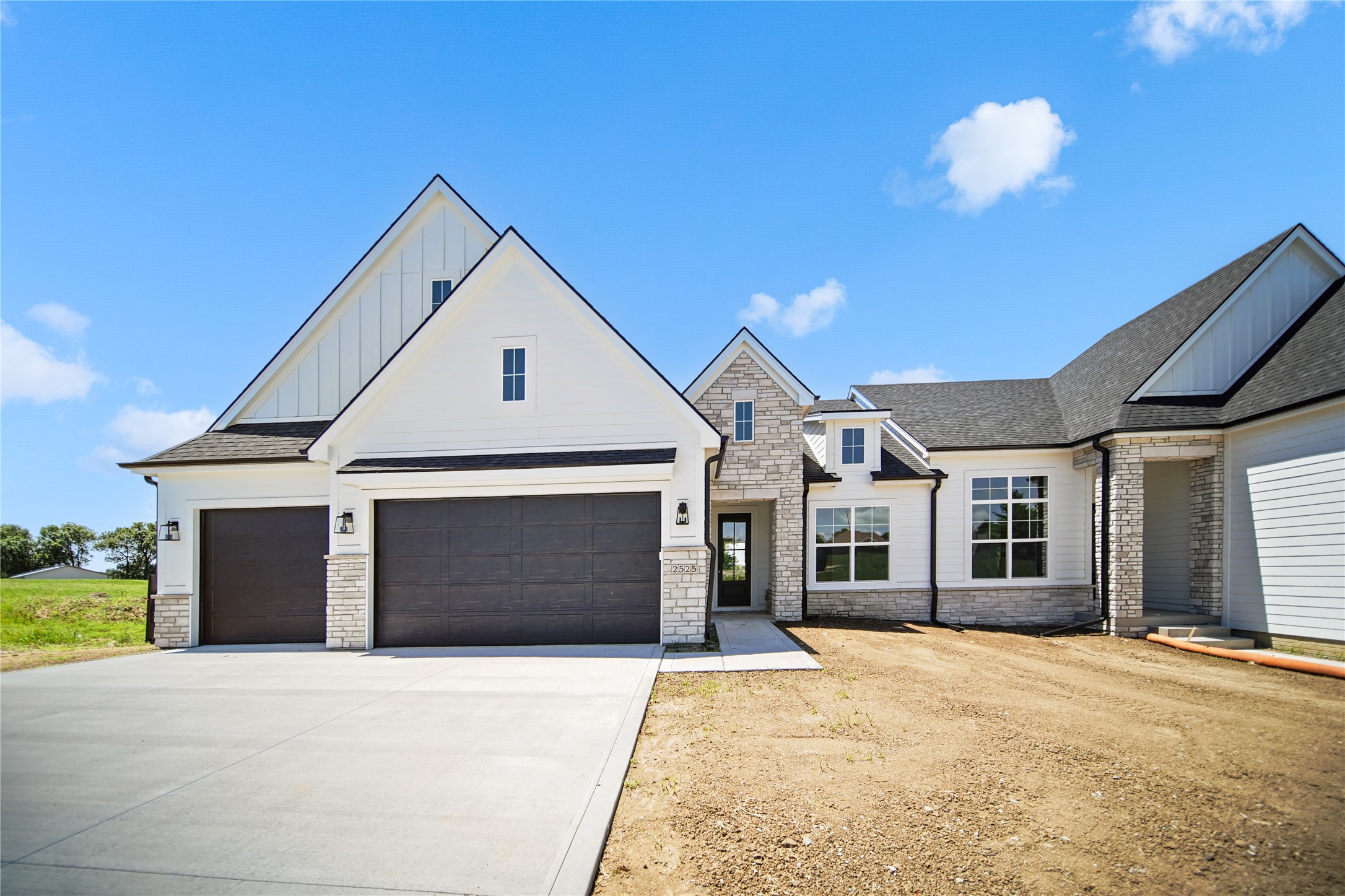 2525 Bos Landen Drive — photo